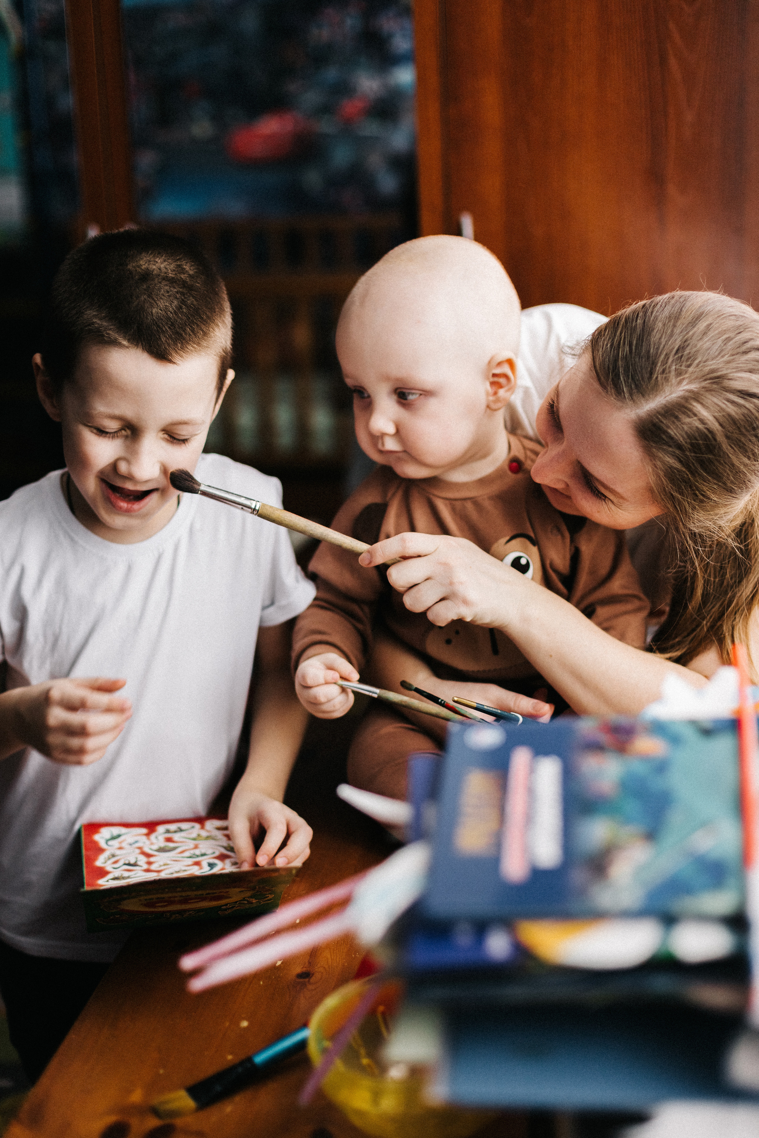 Ирина с сыновьями. Семейный фотограф lifestyle в Новосибирске Елена Шпилевая