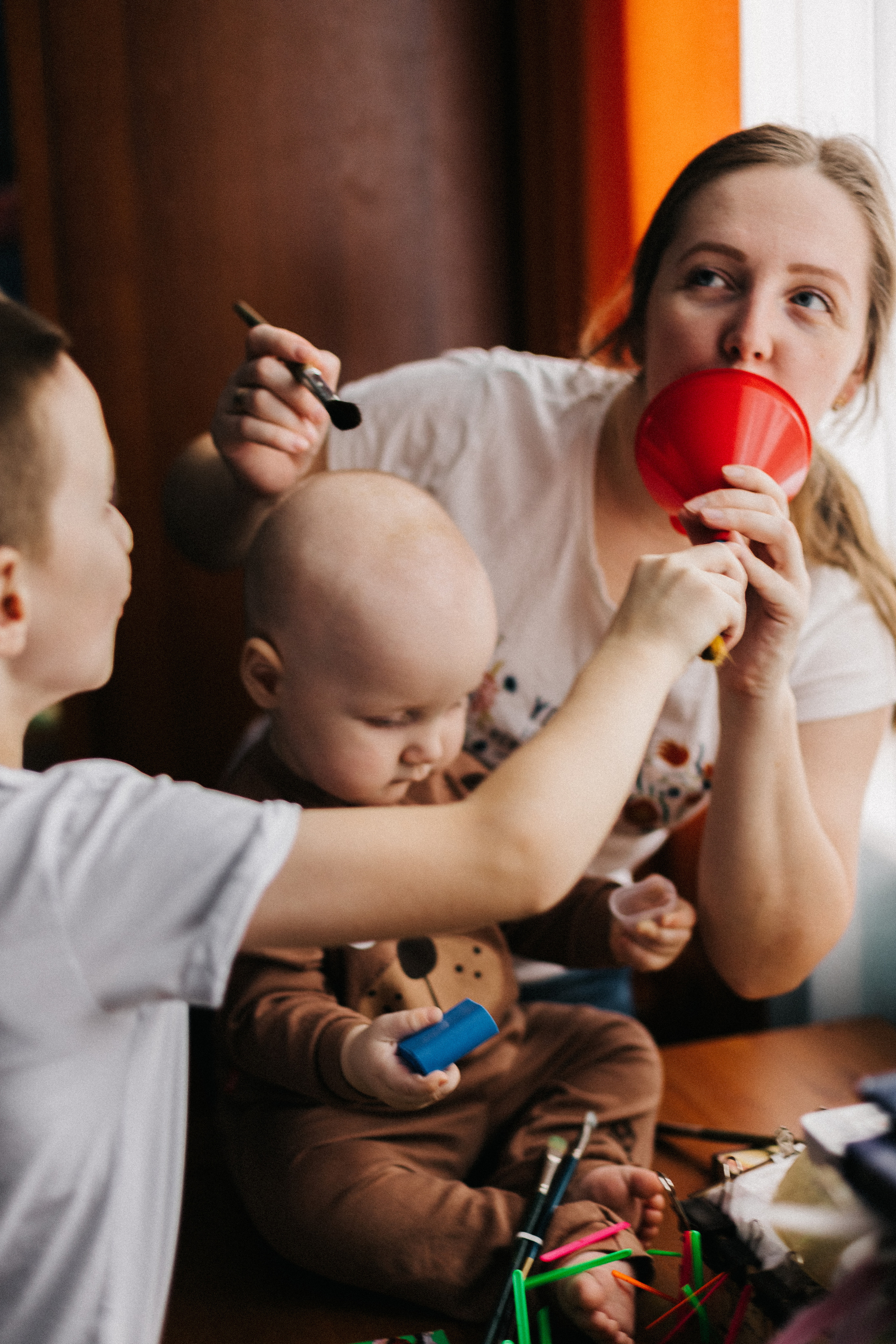 Ирина с сыновьями. Семейный фотограф lifestyle в Новосибирске Елена Шпилевая