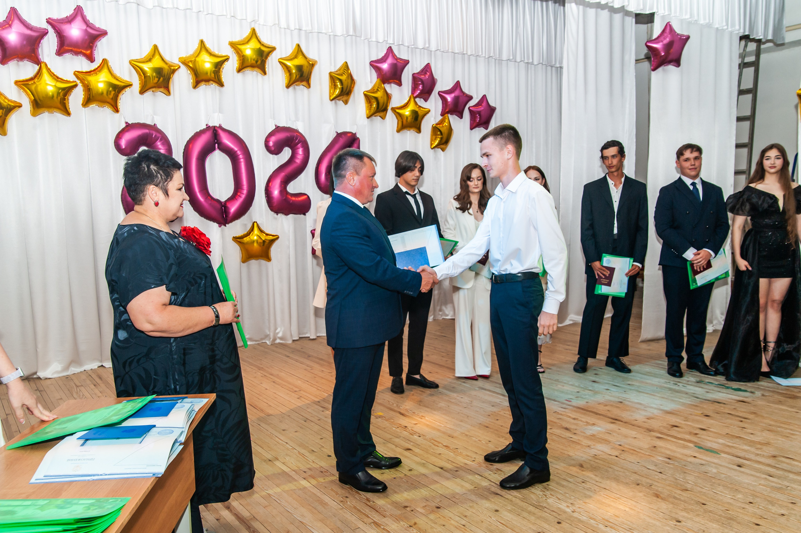 Выпускной МАОУ СОШ № 17 им. Эдуарда Есаяна. Свадебный и семейный фотограф Денис Лукьянов в Краснодаре, Краснодарском крае и Республике Крым