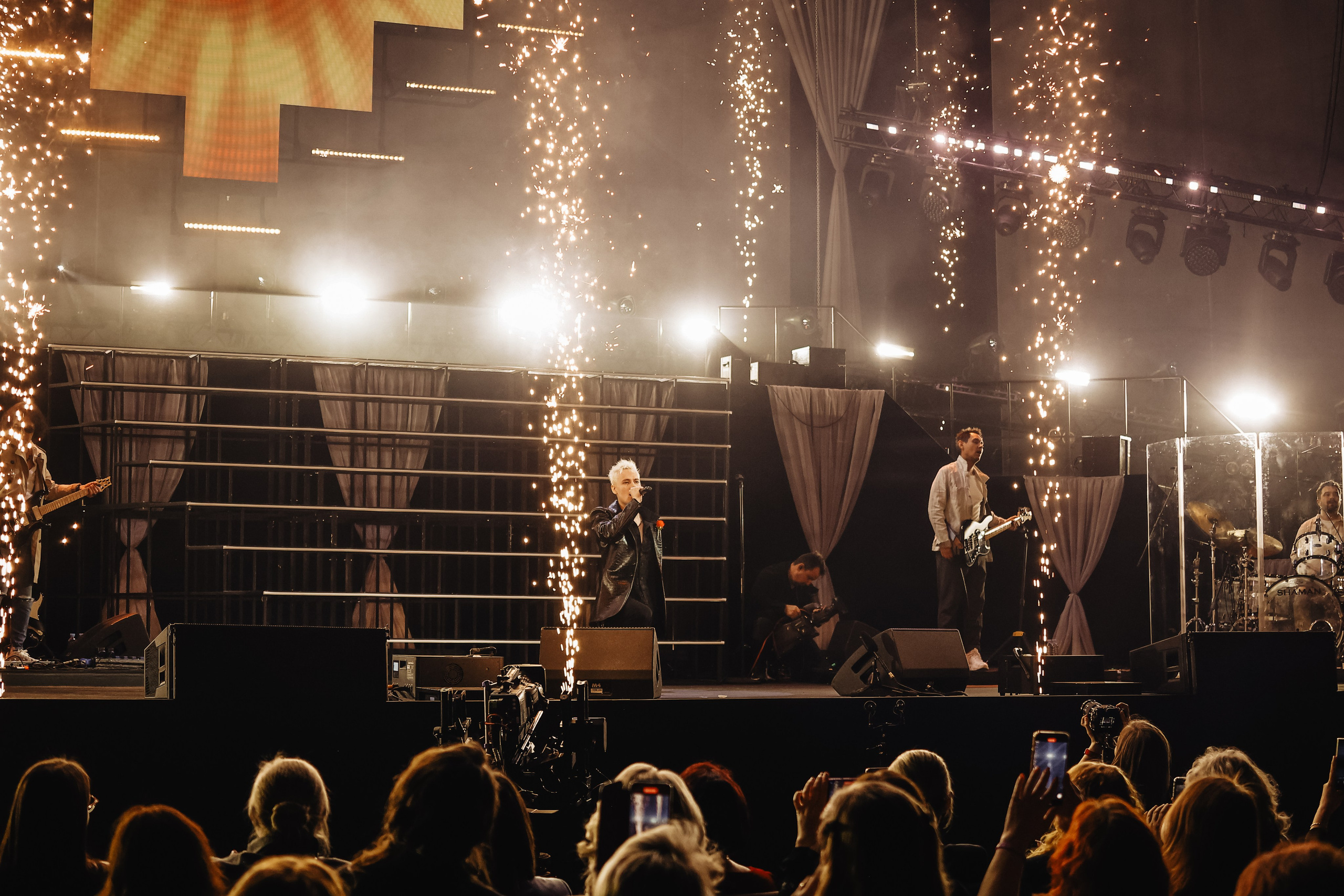 ШАМАН-ОНА МОЯ! @LIVE ARENA