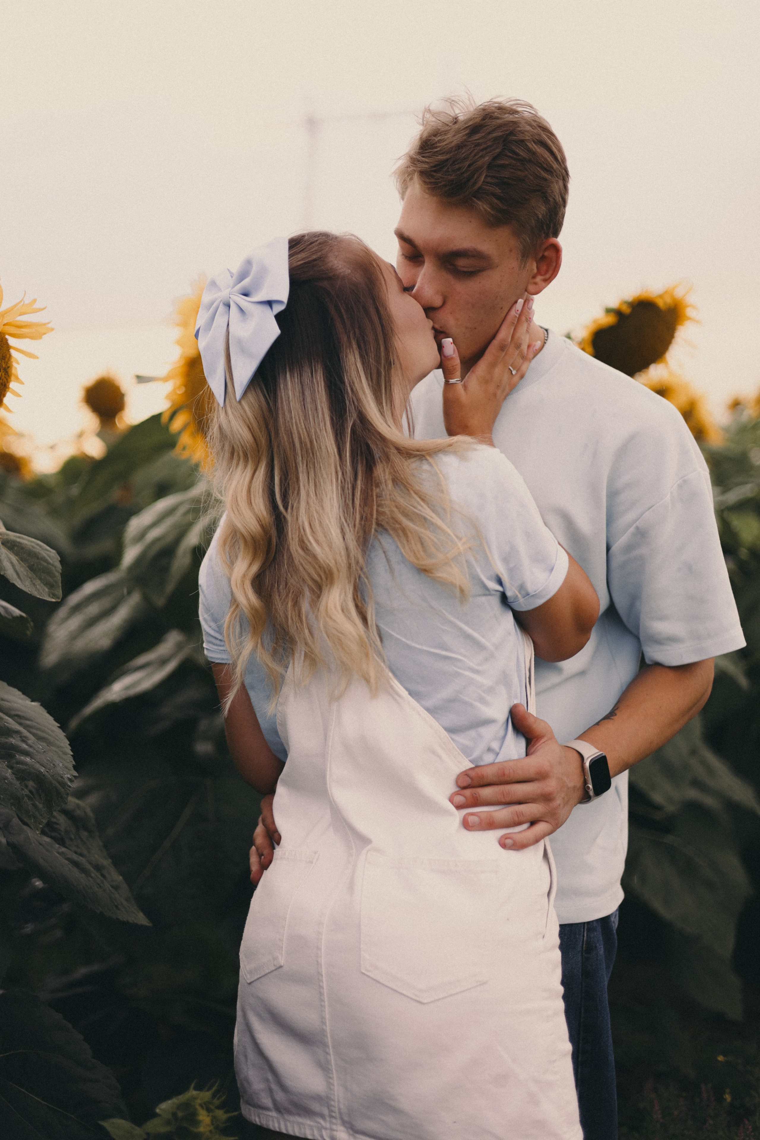 Михаил и Валерия | Подсолнухи. Фотограф Мария Лаенко