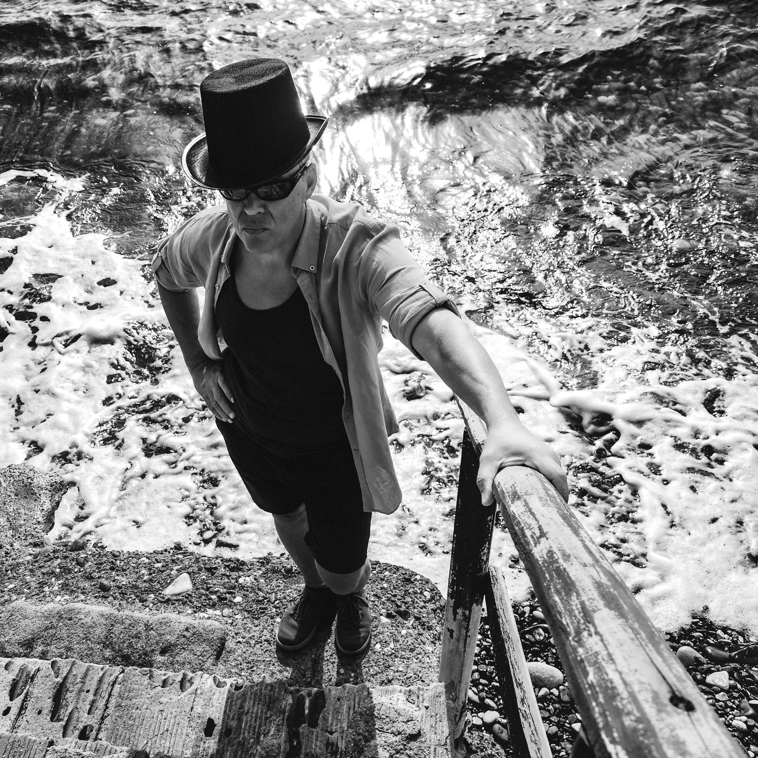 Black and white look. Фотограф