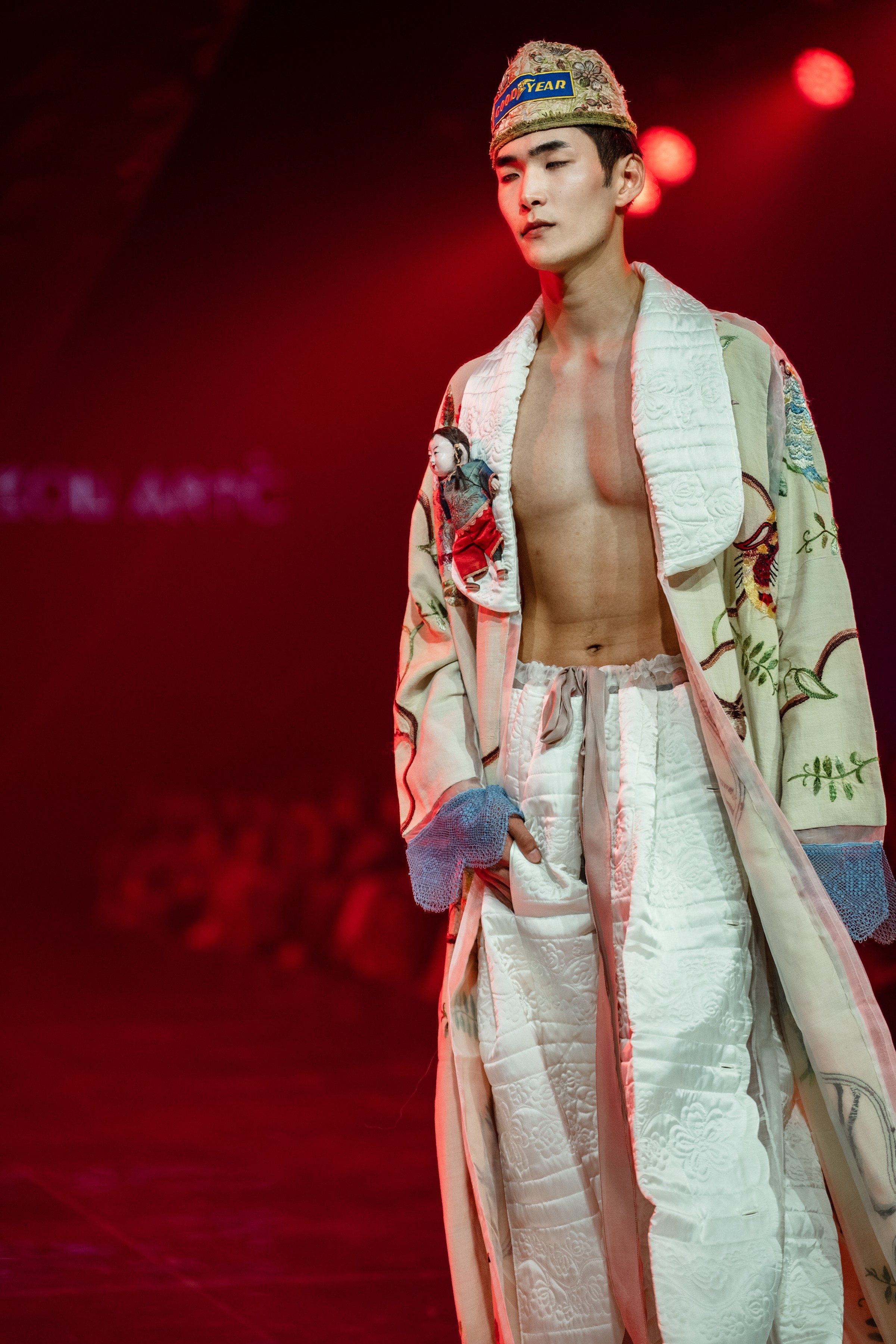 Visa Fashion week Maison Artc. Сайт Алматинского НЮ АРТ, будуар и фэшн фотографа Дениса Карпенко