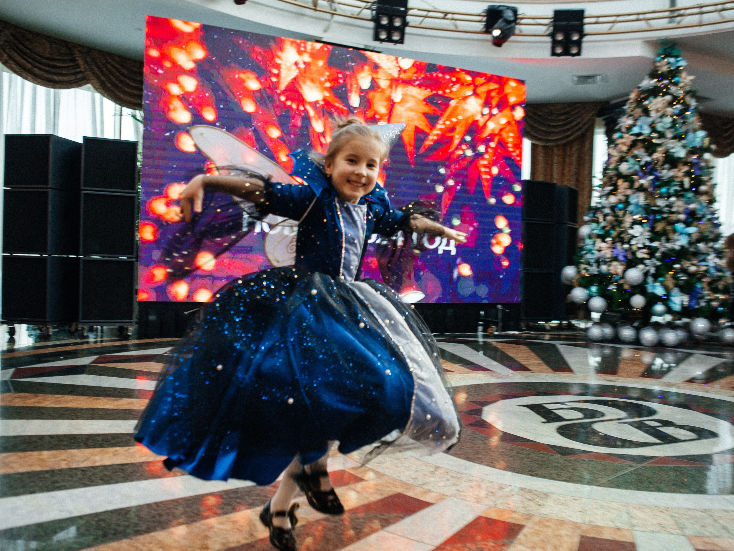 Купол|Новогодняя ёлка. Свадебный фотограф Челябинск Зиненко Виктория