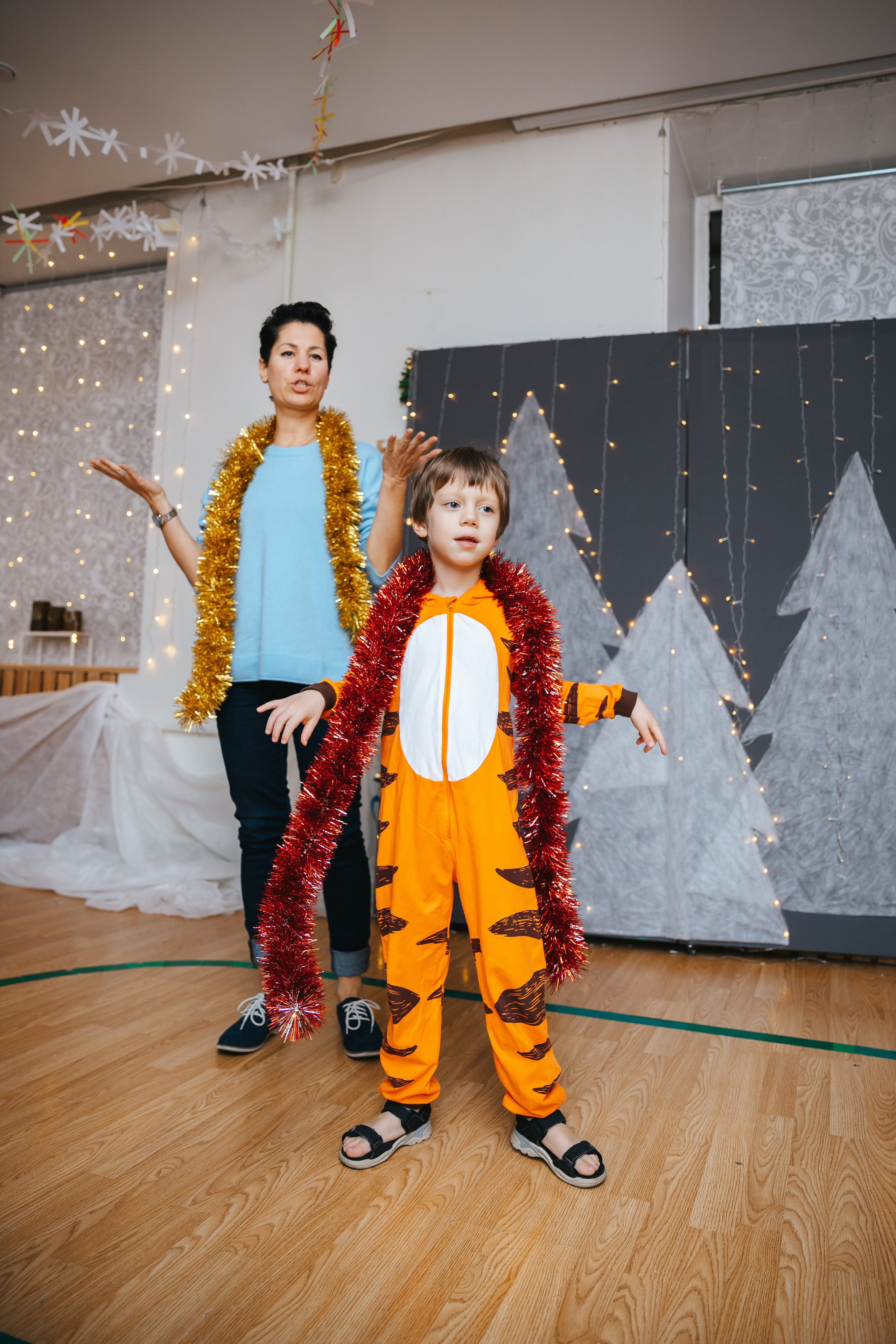 Новогодний утренник в Монтессори-садике. Семейный lifestyle фотограф в Санкт-Петербурге Людмила Пахомова