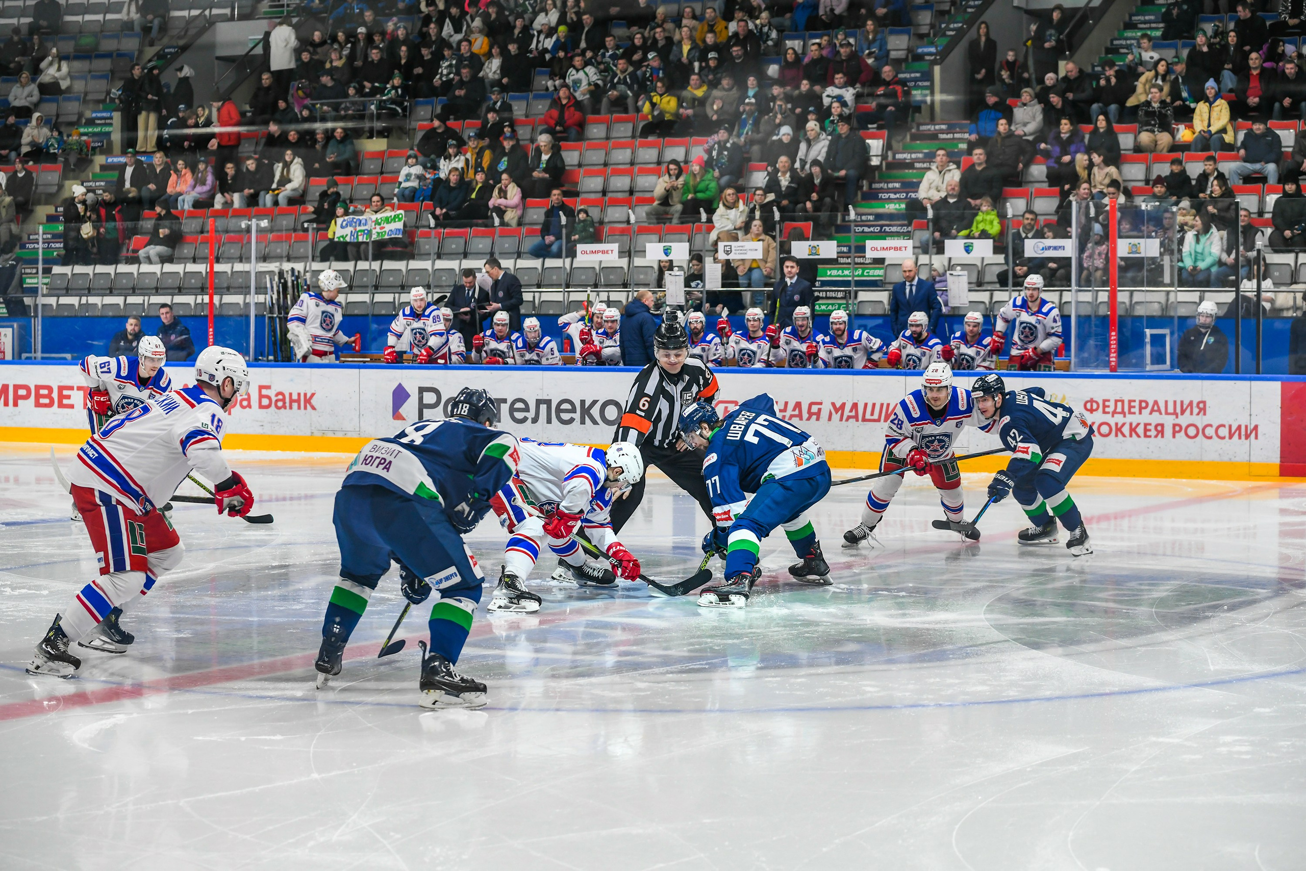 Матчи регулярного чемпионата ВХЛ. Фотограф в Ханты-Мансийске Евгений Жуланов