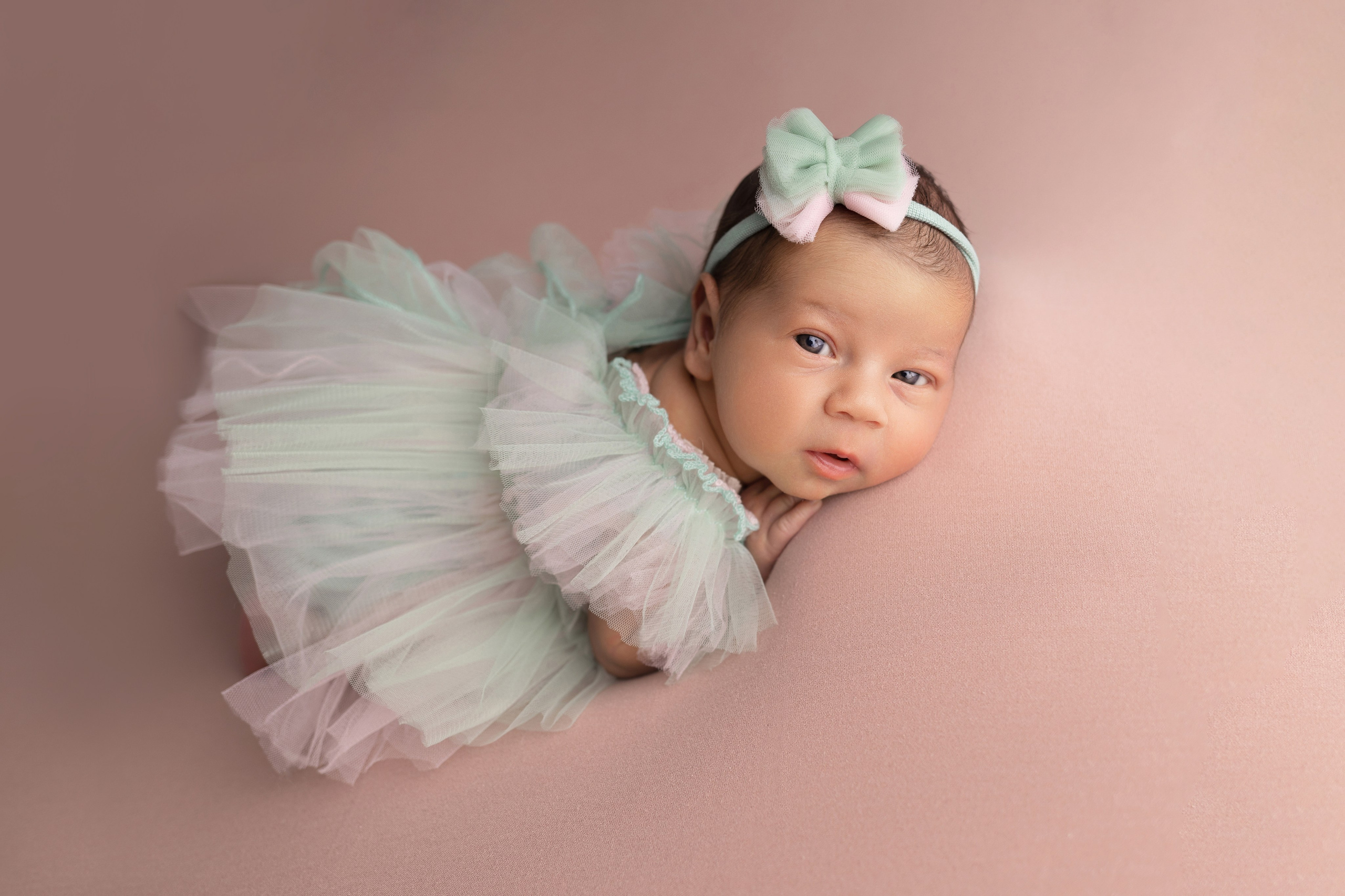 Классическая фотосессия малыша. Фотограф новорожденных малышей в Омске и Омской области Эльвира Камаева