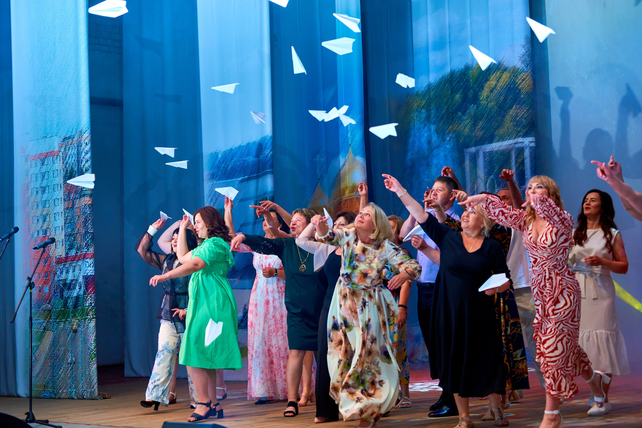 Вручение аттестатов 2023. 11 класс. Childrenfoto.ru