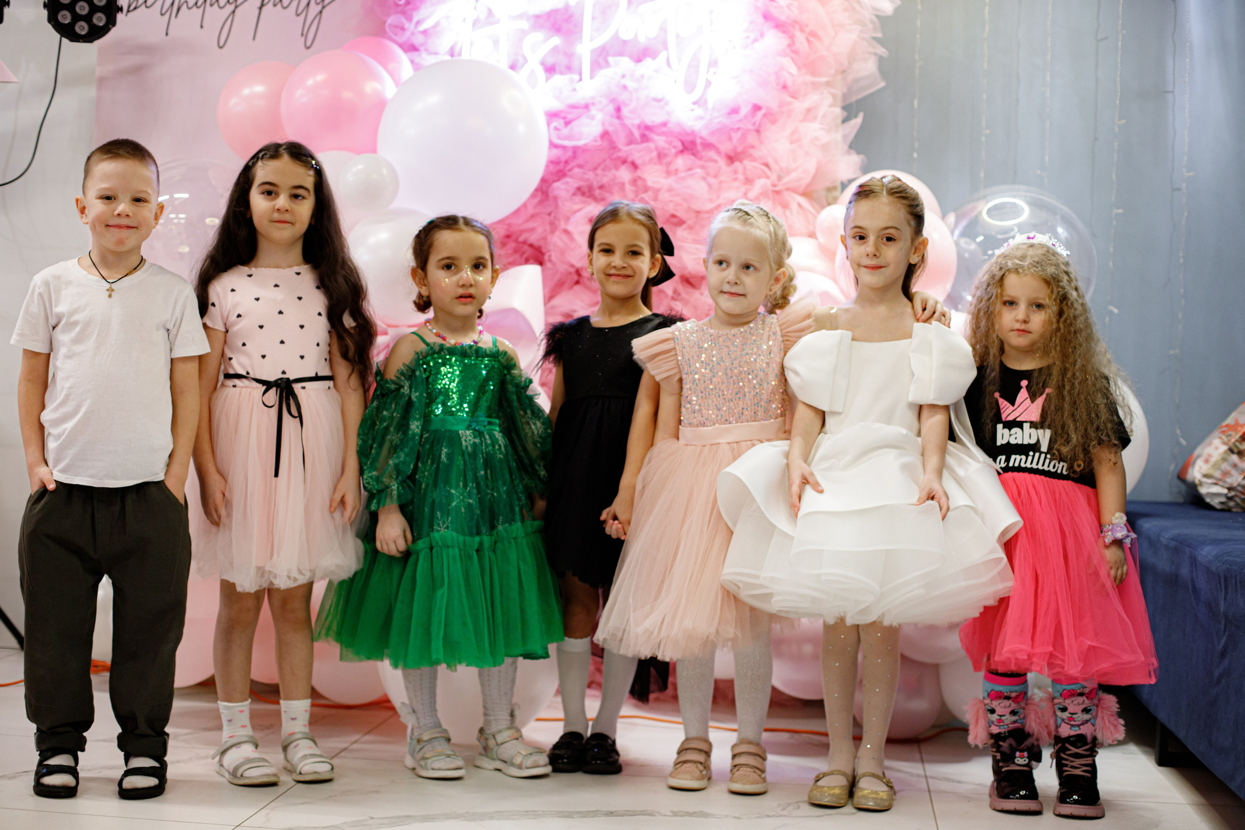 ASIA'S BIRTHDAY PARTY. Photokarish