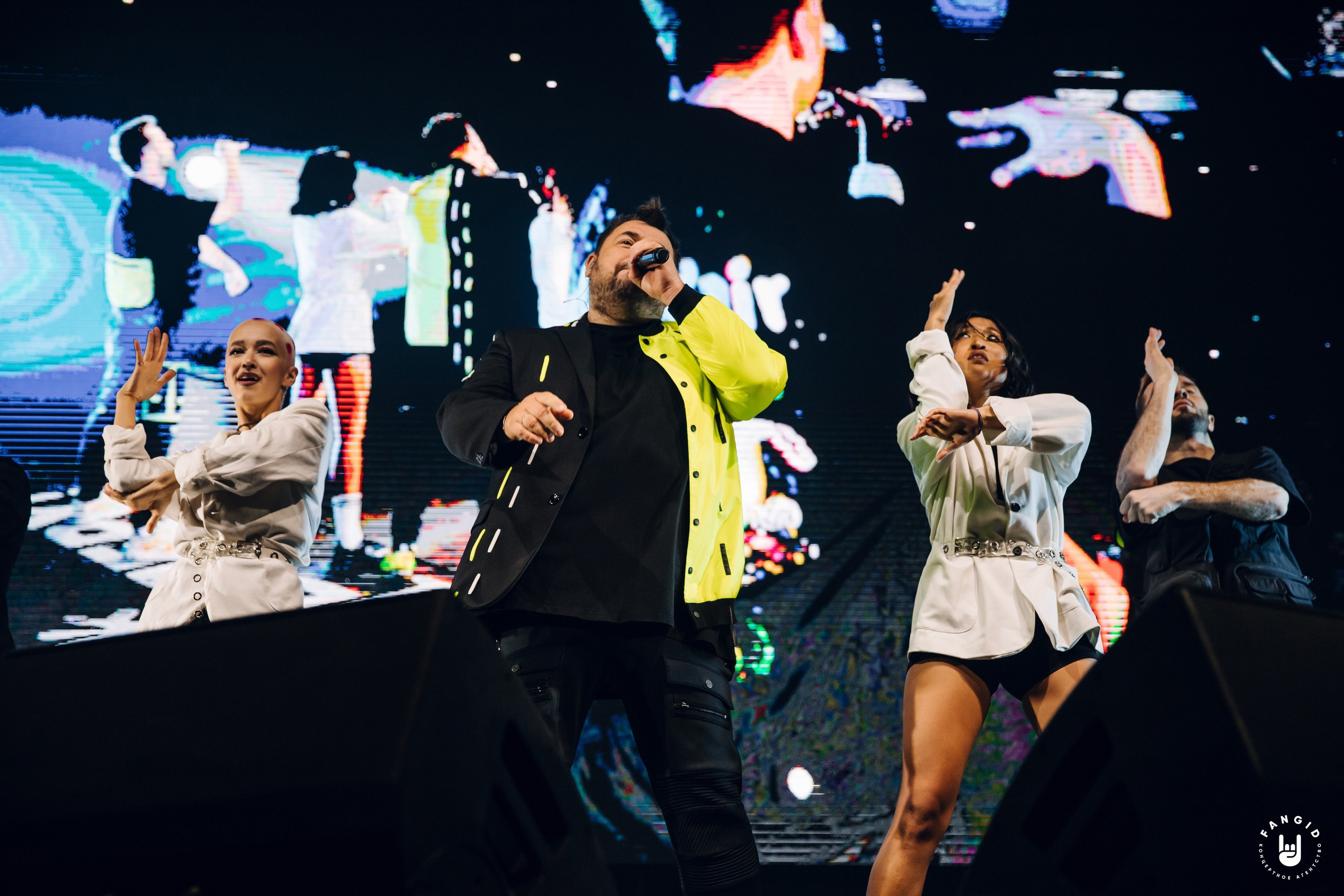 Руки вверх. Сергей Петруша. Фотограф