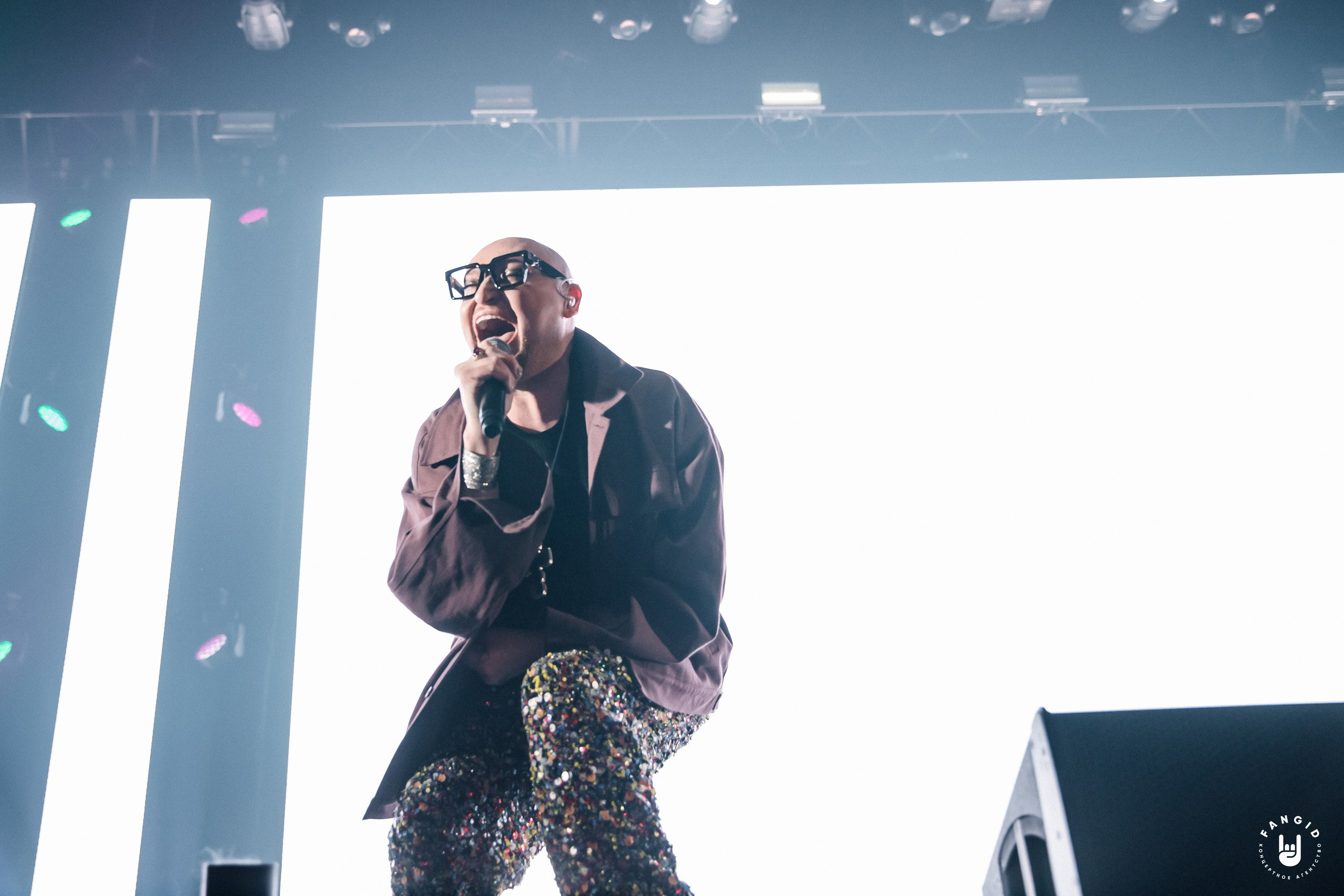 Руки вверх. Сергей Петруша. Фотограф