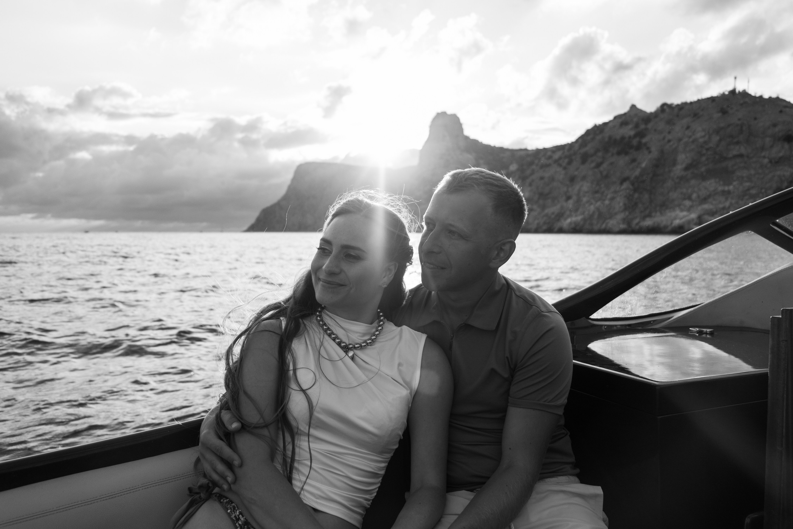 М+А — Прогулка на катере в Балаклаве. Профессиональная фотосъемка в Крыму. Натуральные эмоции и живые кадры. Забронируйте дату прямо сейчас!