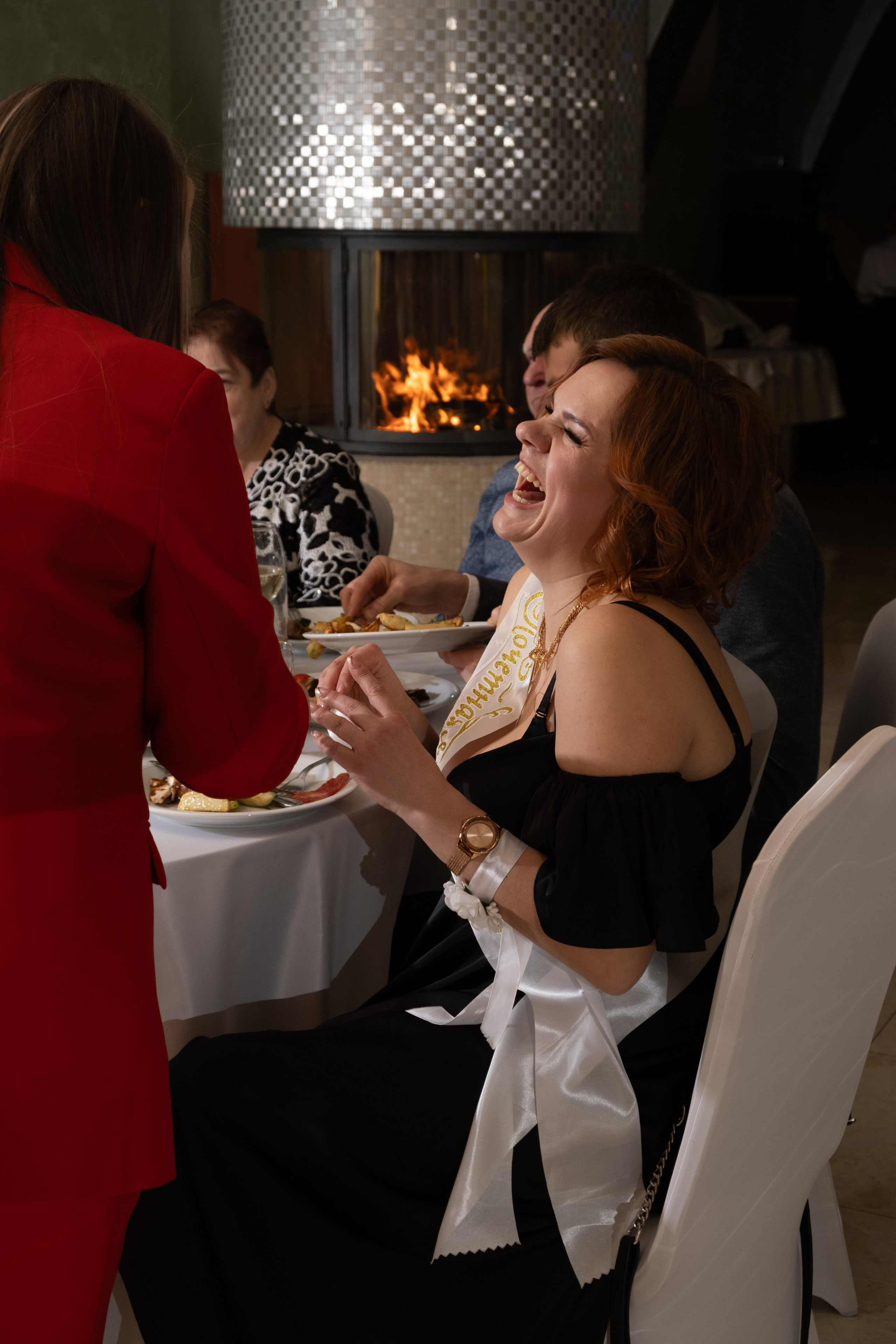 Гостиница Севастополь. Свадебная фотосессия Новый Херсонес. Профессиональная фотосъемка в Крыму. Натуральные эмоции и живые кадры. Забронируйте дату прямо сейчас!