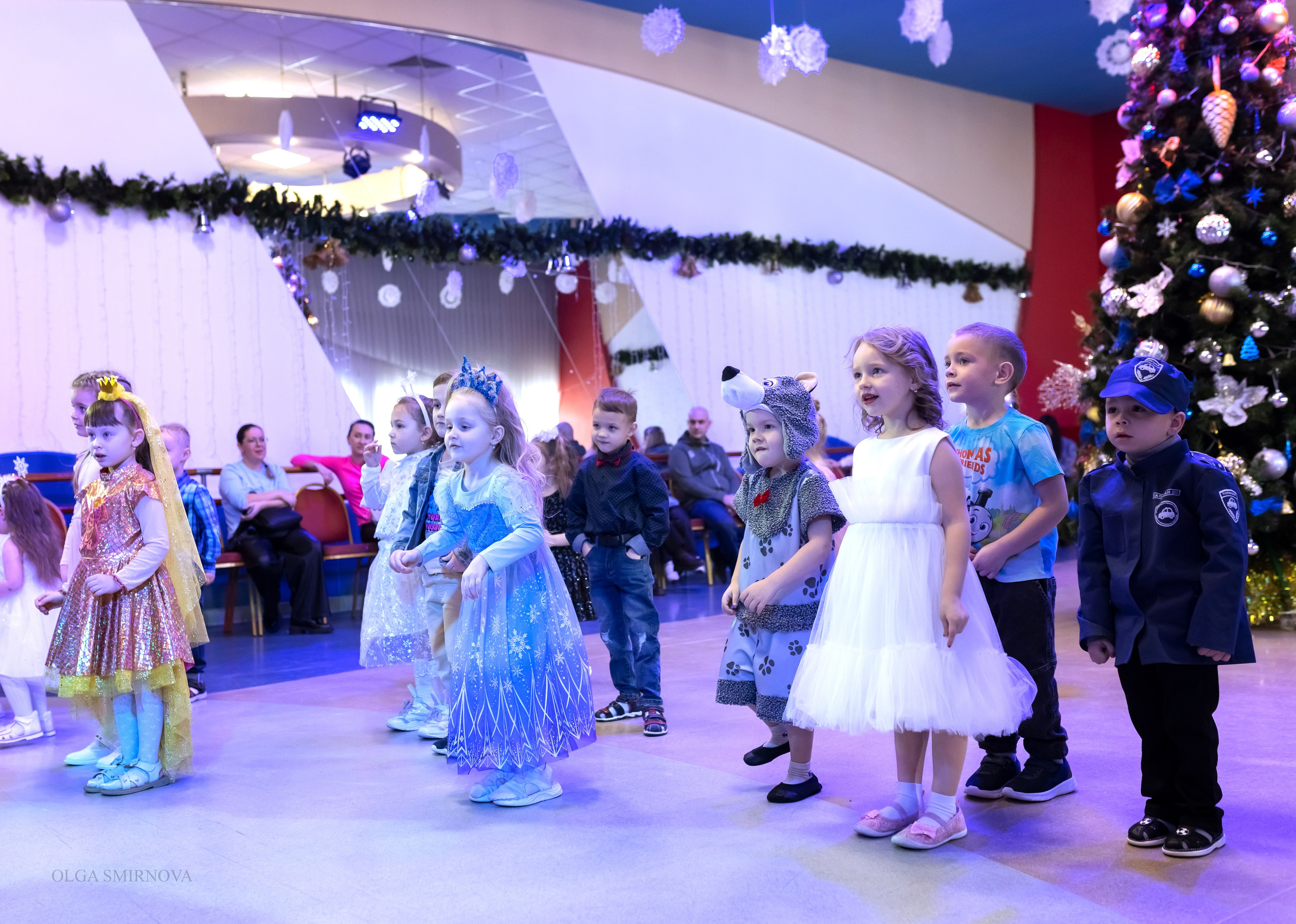 Утренник в ДОФ 04.01.25. Ольга Смирнова юрист, фотограф