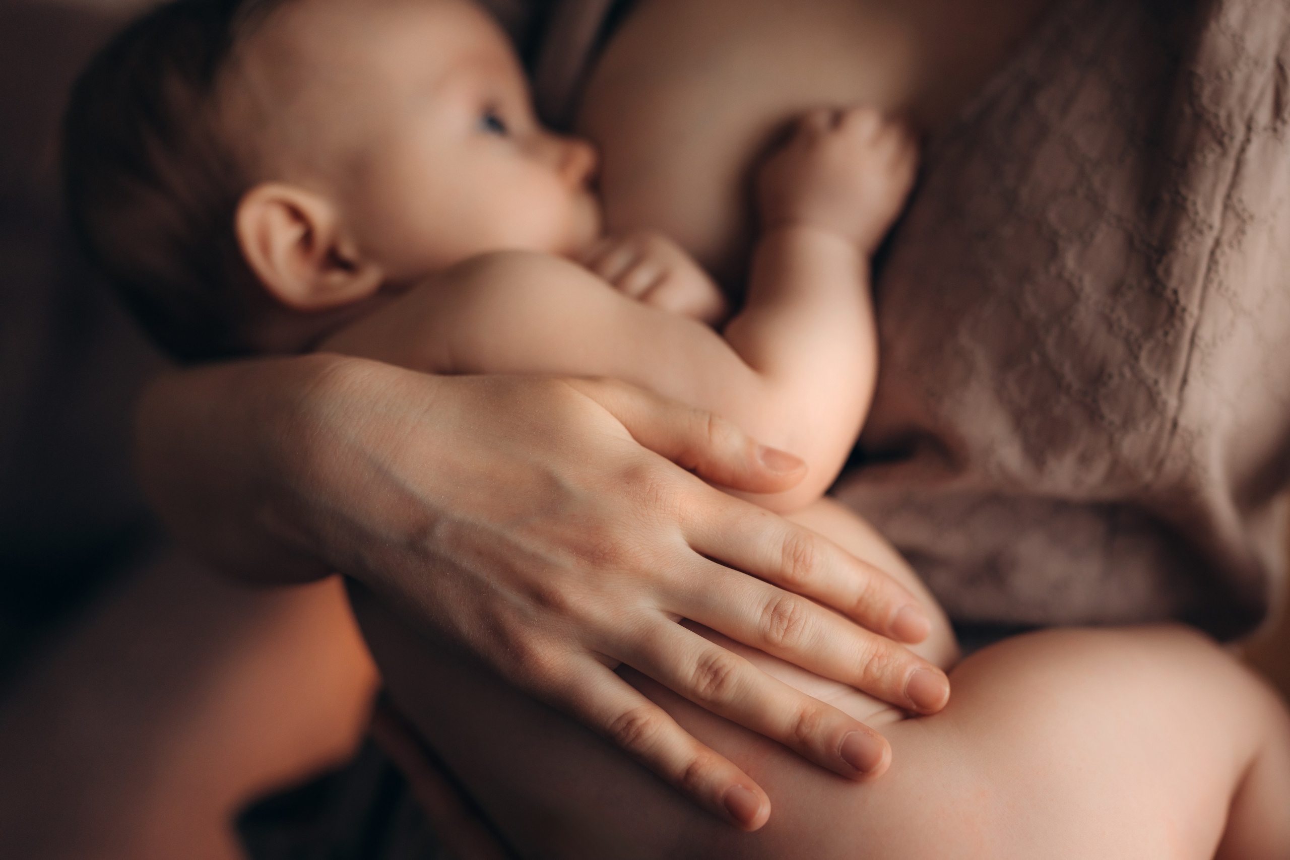 Домашняя фотосессия мамы и дочки. Детский, семейный и ньюборн фотограф в Москве Юлия Шуарт