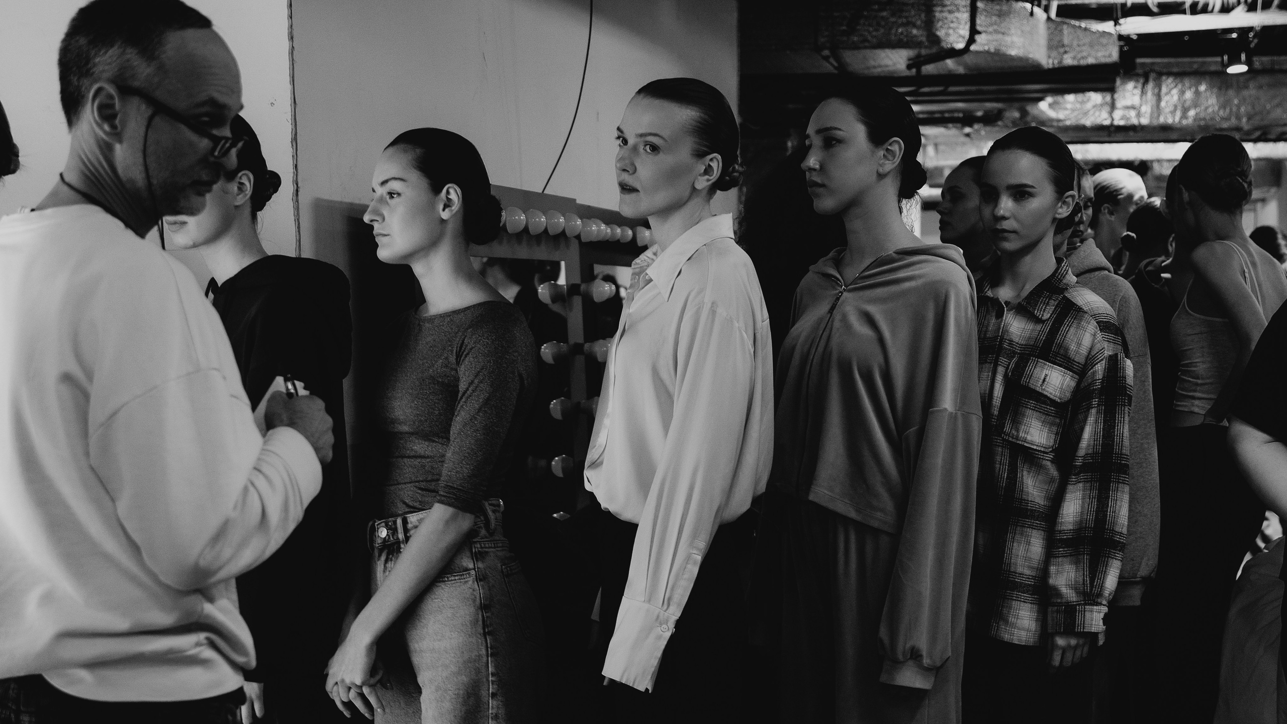 Бекстейдж показа «Новые Имена» собака.ru|ДЛТ. Портретный и репортажный фотограф в Санкт-Петербурге