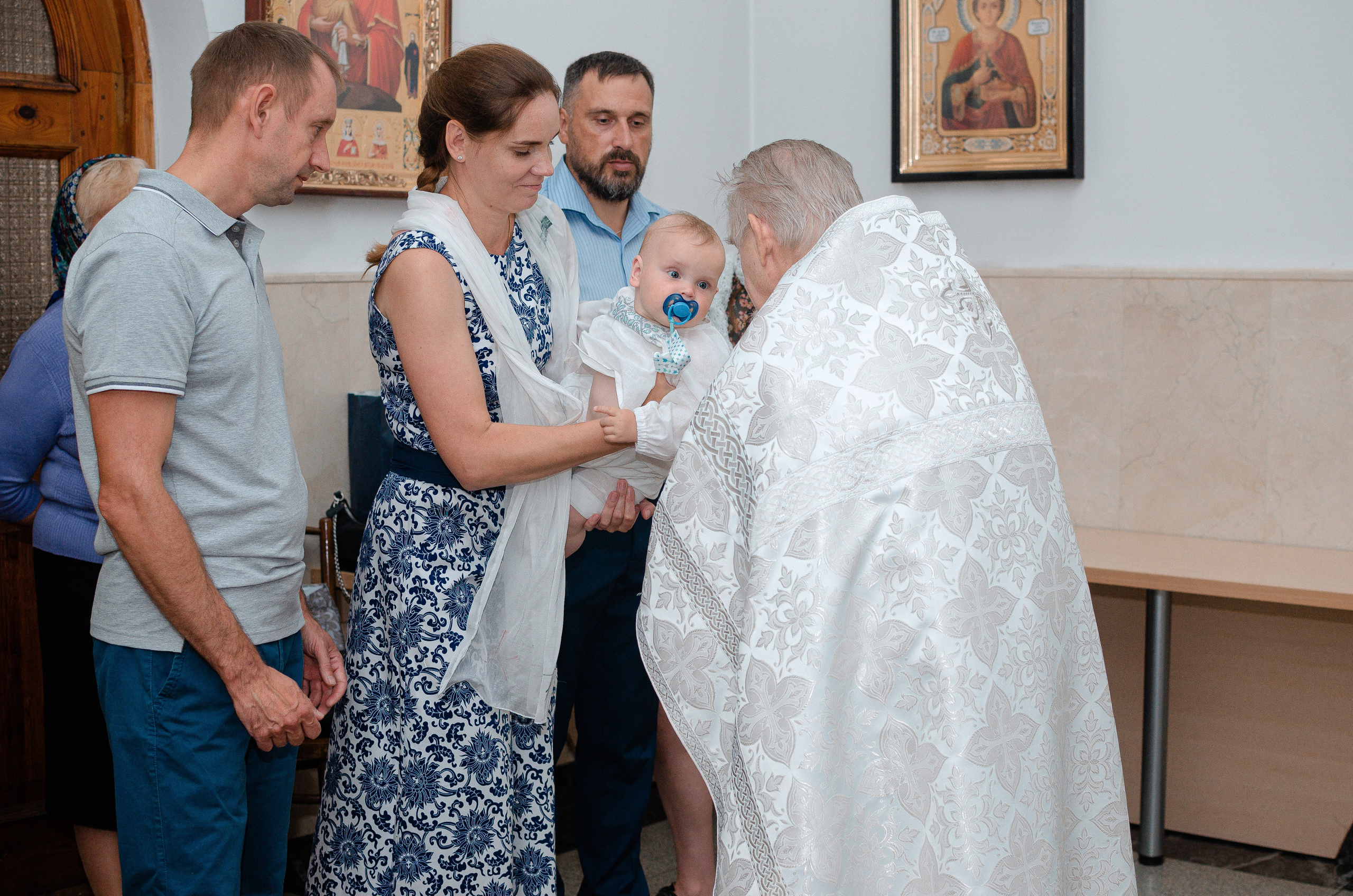 Крещение Марка в хр.Марии Магдалены. Семейный фотограф на выписку из роддома и крещение Минск Настя Гришук