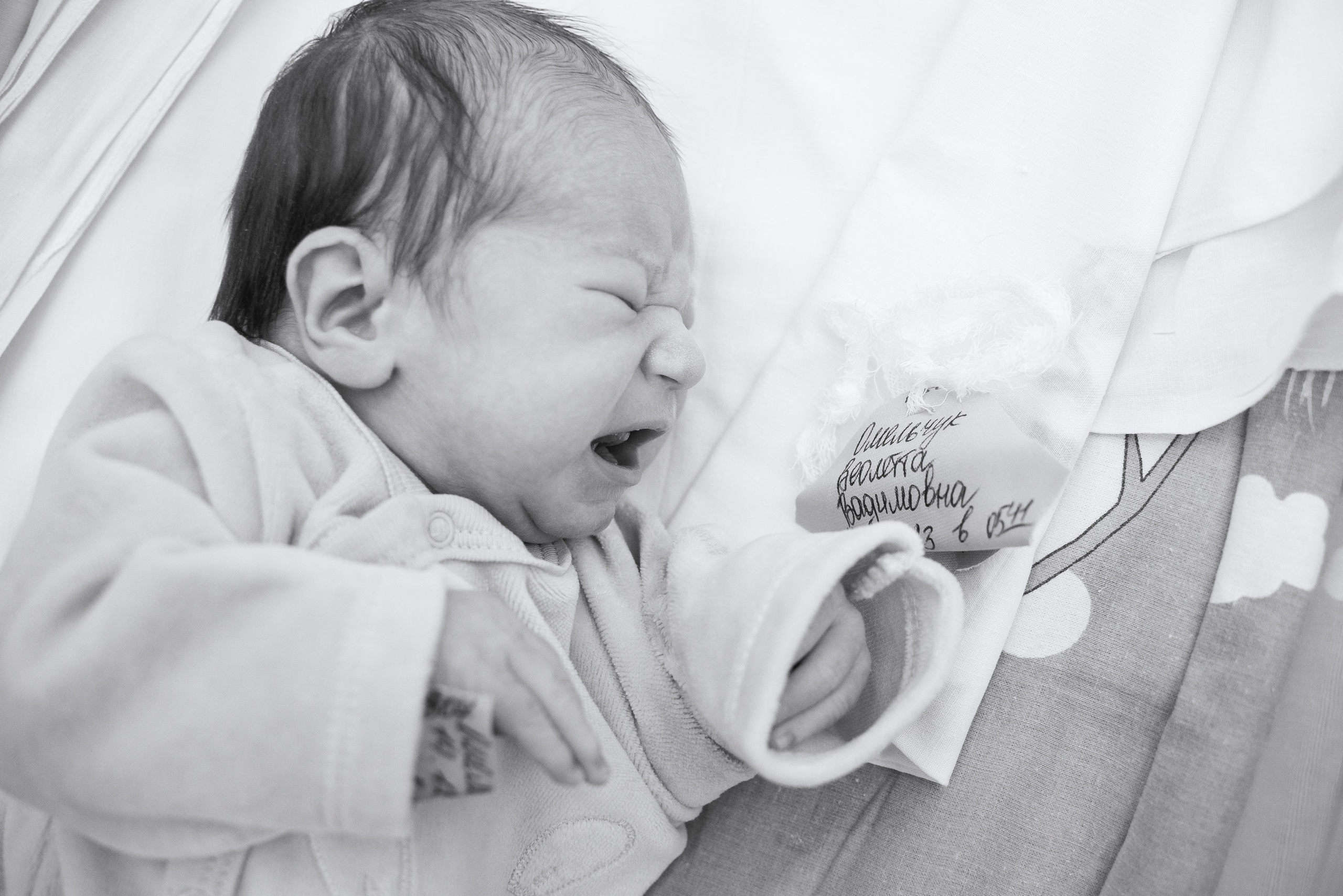 Выписка Веолетты 5РД. Семейный фотограф на выписку из роддома и крещение Минск Настя Гришук