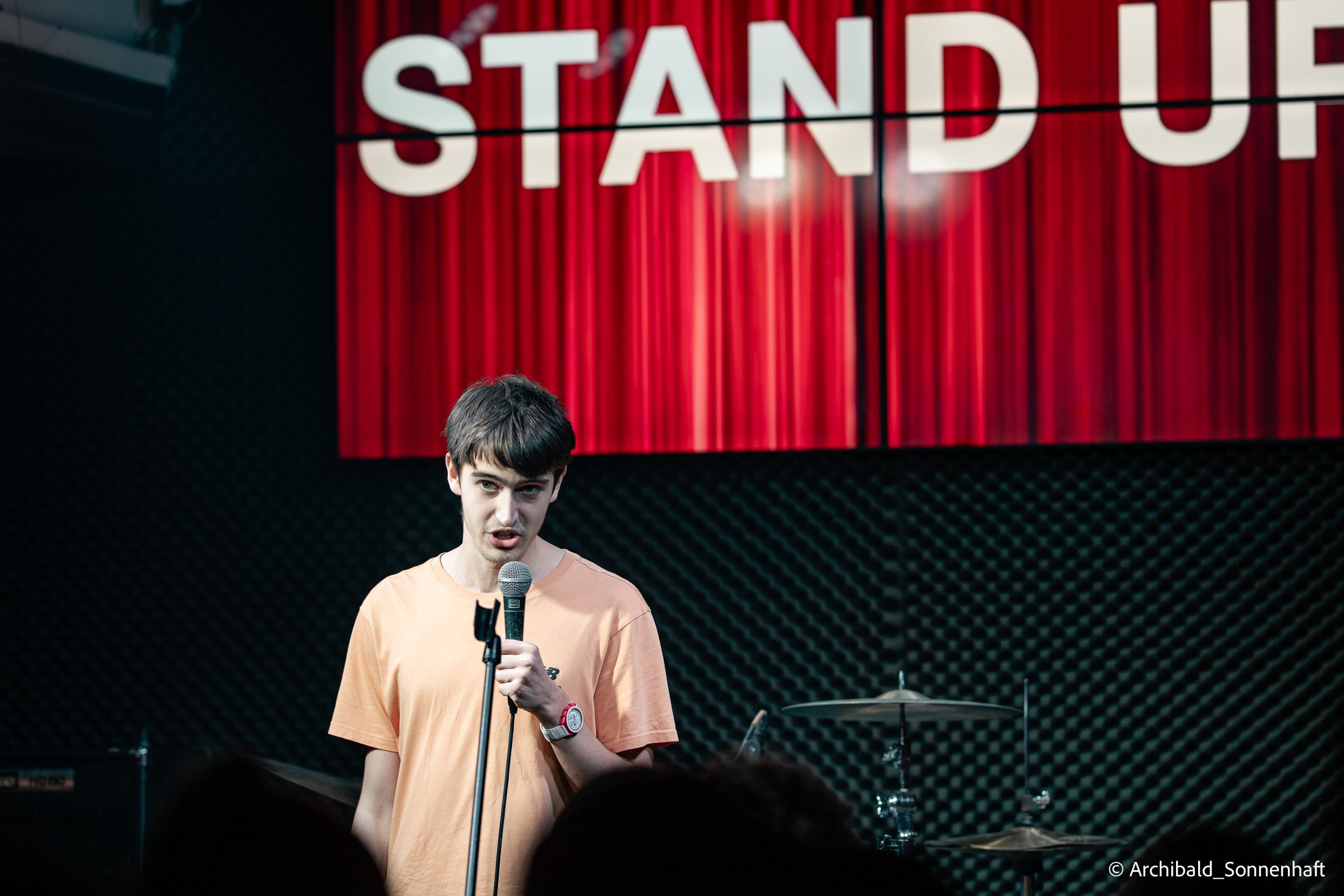 Cat, squirrel, japanese food and stand-up. Photographer in Guangzhou, China. Archibald Sonnenhaft