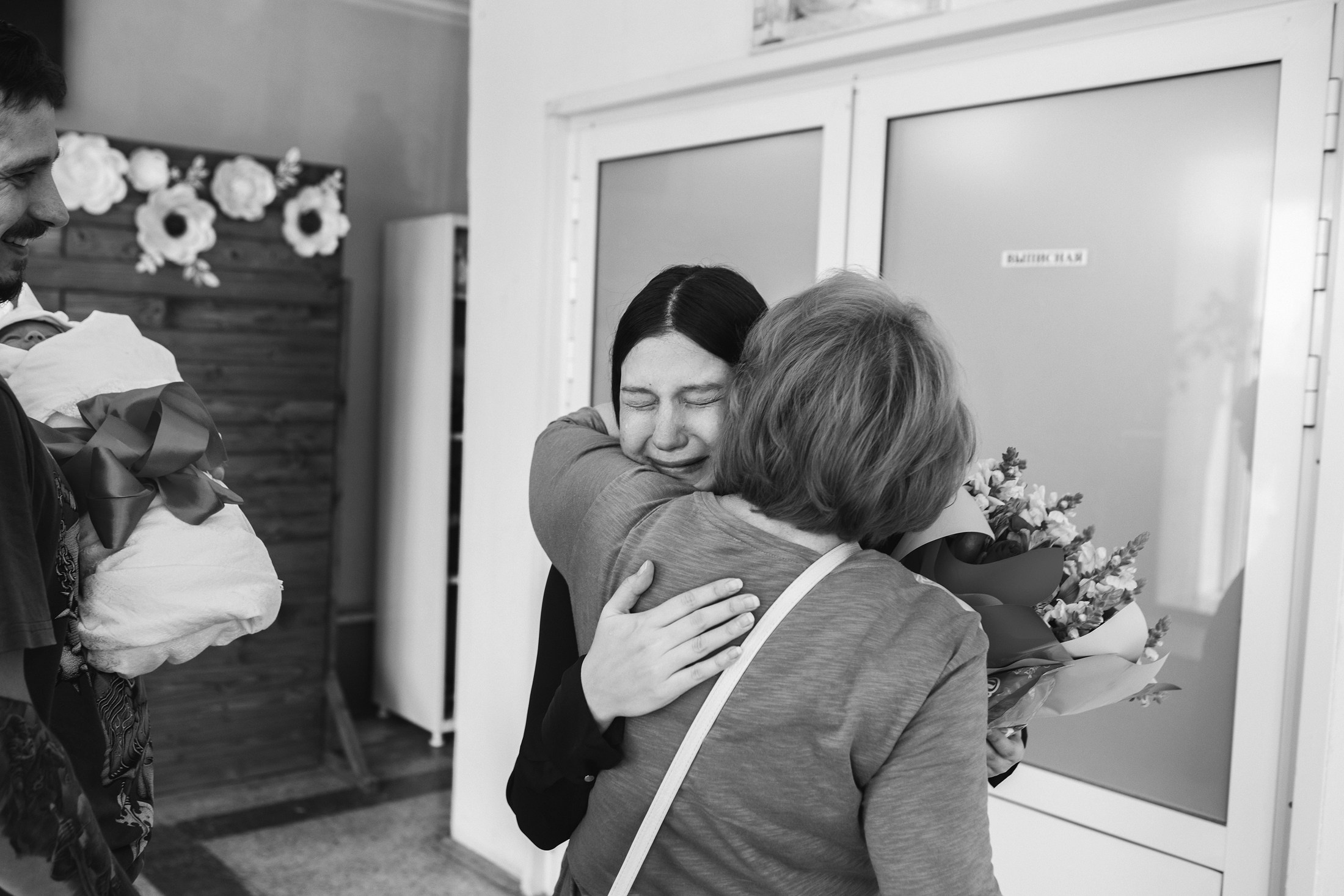 Выписка из Центрального роддома № 2. Фотографы в городе Волгограде — Людмила Агеева и Алексей Околелов