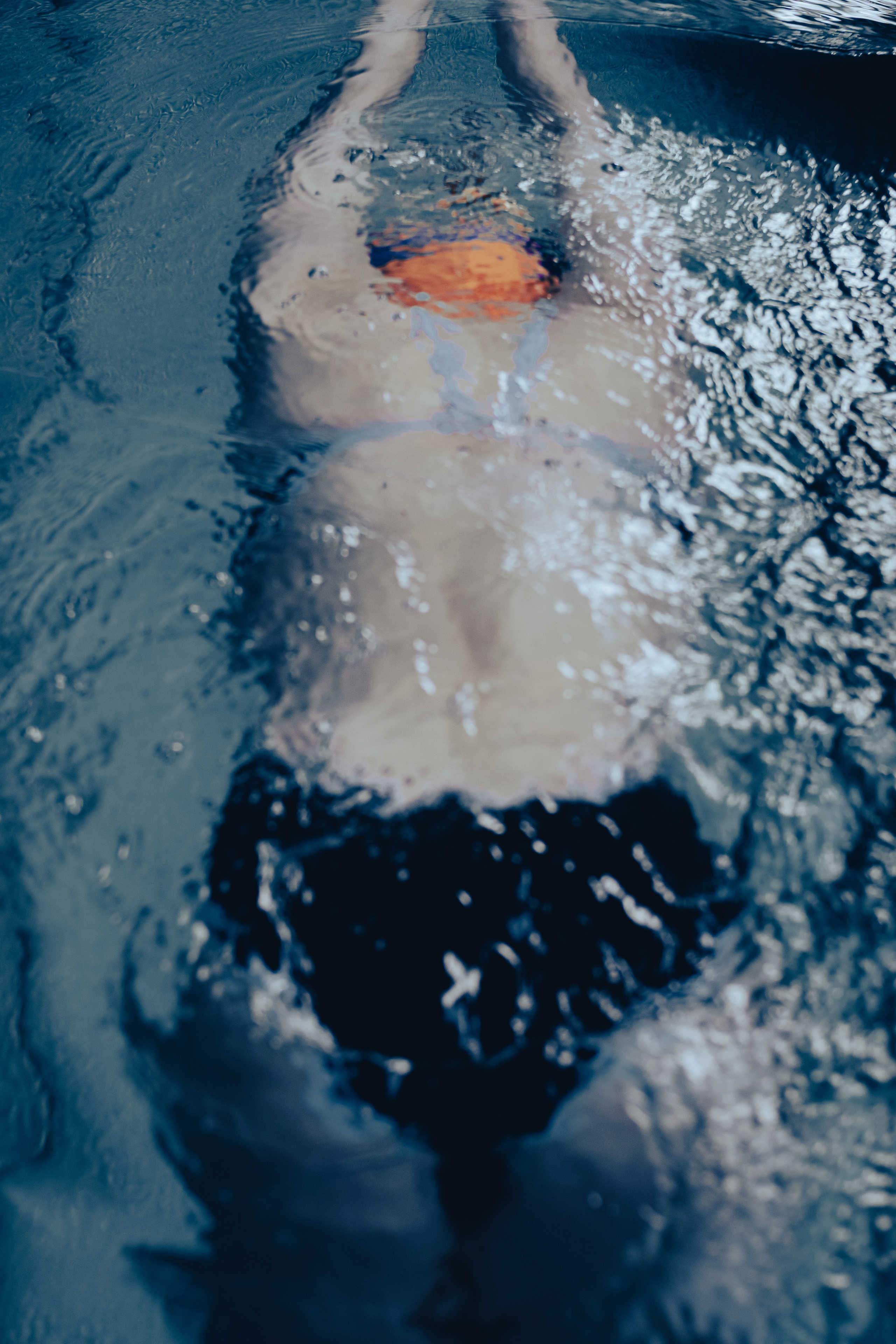 Спортивная Фотосессия плавца в Московской области под водой 