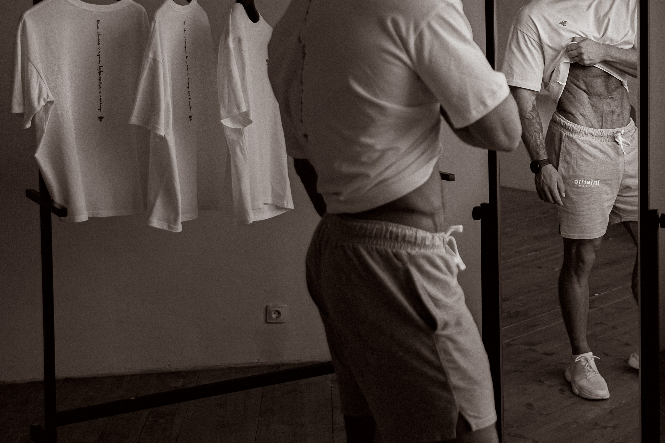 Фотосессия мужской одежды для марктплейсов. Фотограф женский и мужской портрет Санкт-Петербург