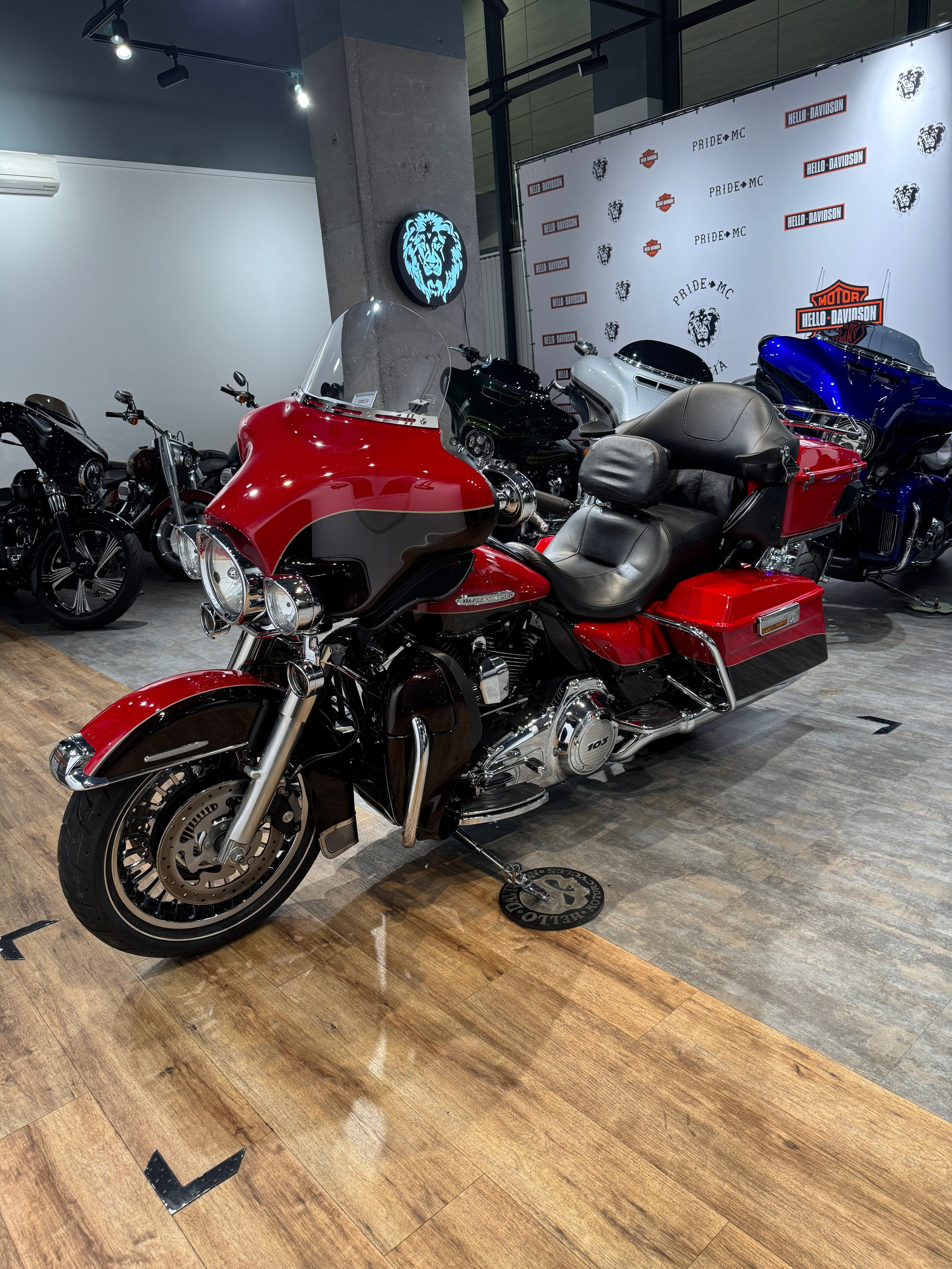 Мотоциклы Harley-Davidson 110 CVO Fire Fighters' Edition (Touring)  — купить мотоцикл. Hello Davidson, Москва. Только хорошие мотоциклы…