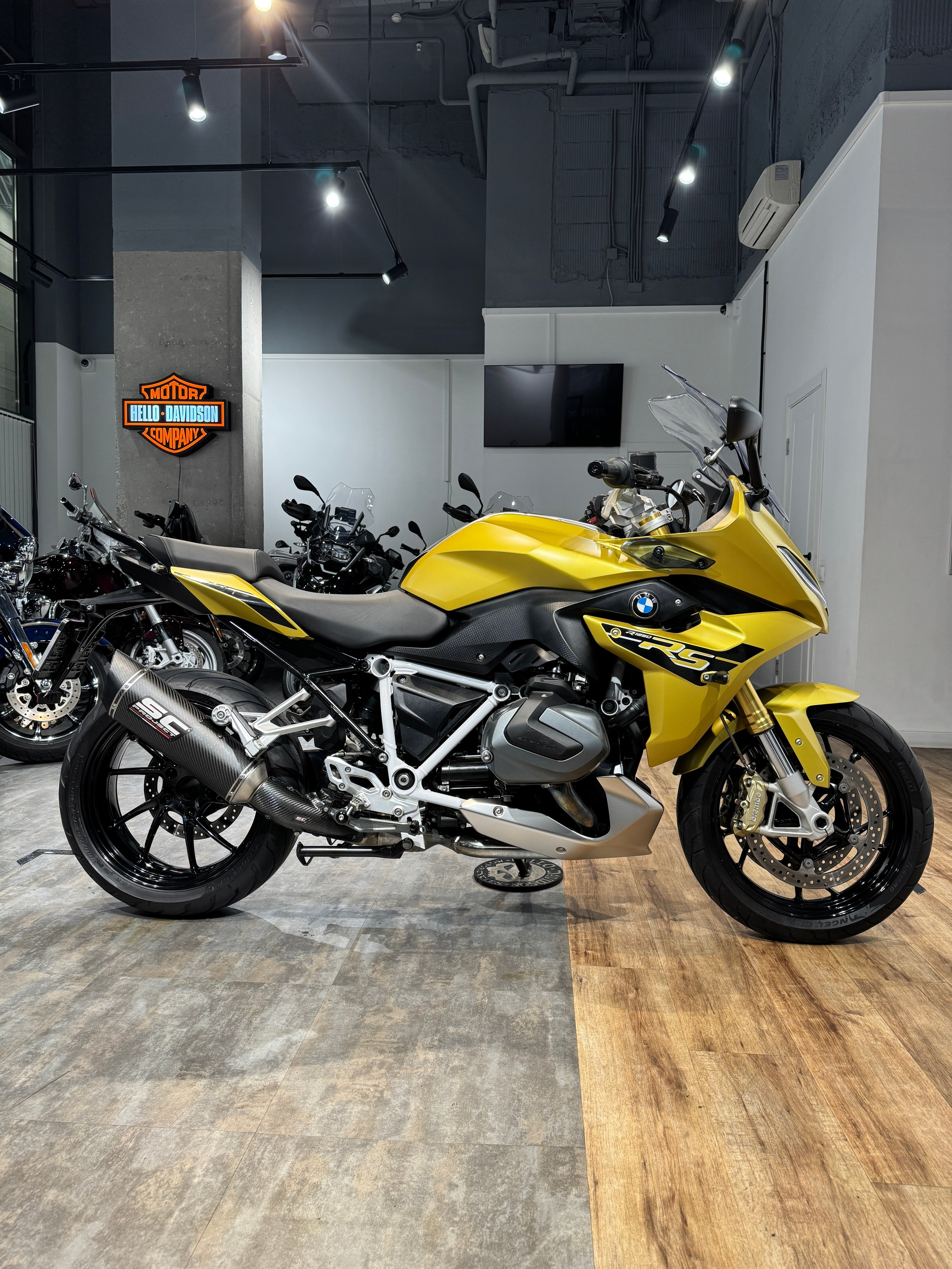 Мотоциклы 2019 R1250RS (Austin Yellow)  — купить мотоцикл. Hello Davidson, Москва. Только хорошие мотоциклы…