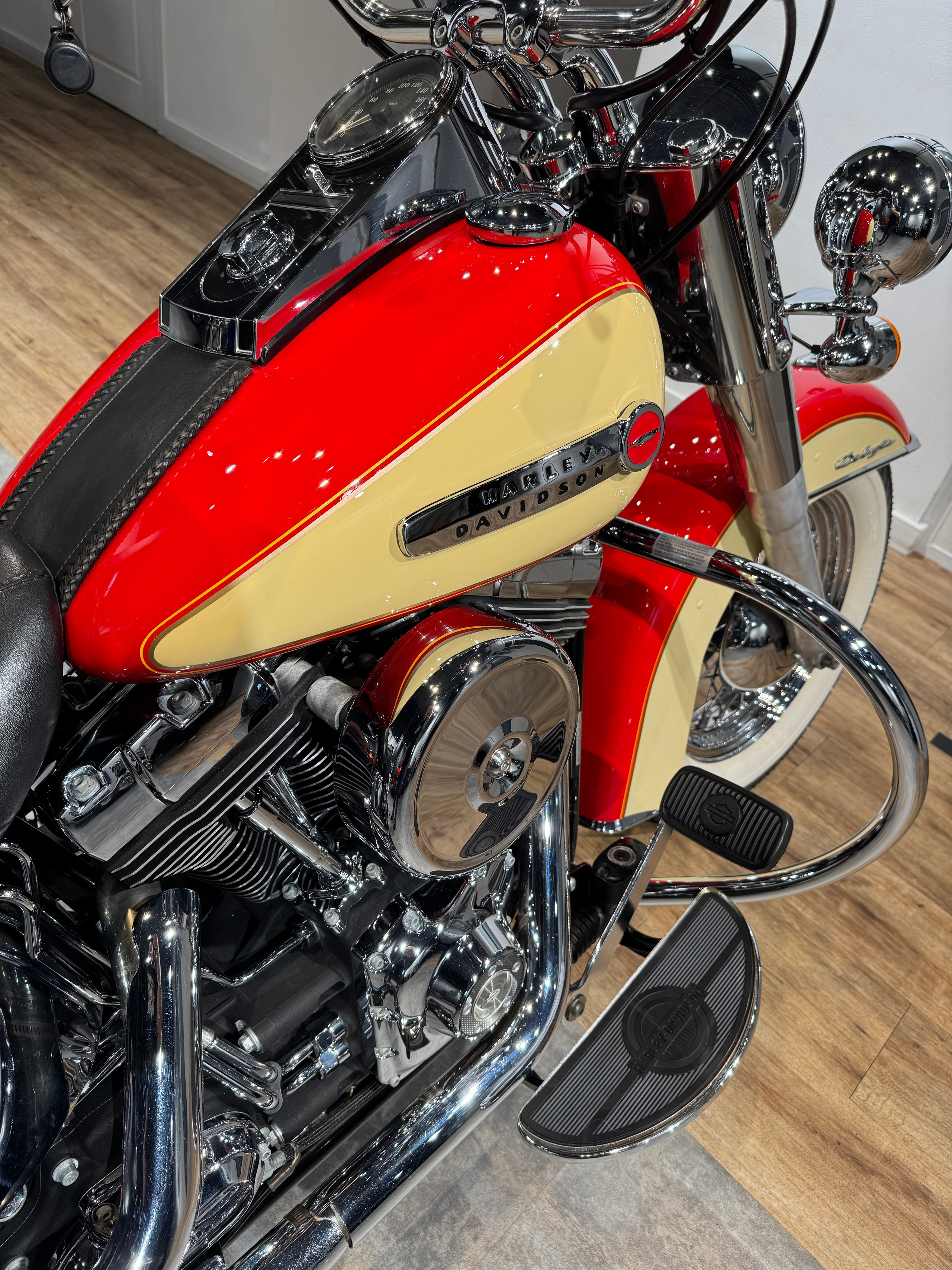 Harley Davidson Deluxe Orange Sand (Touring)— купить мотоцикл. Hello Davidson, Москва. Только хорошие мотоциклы…