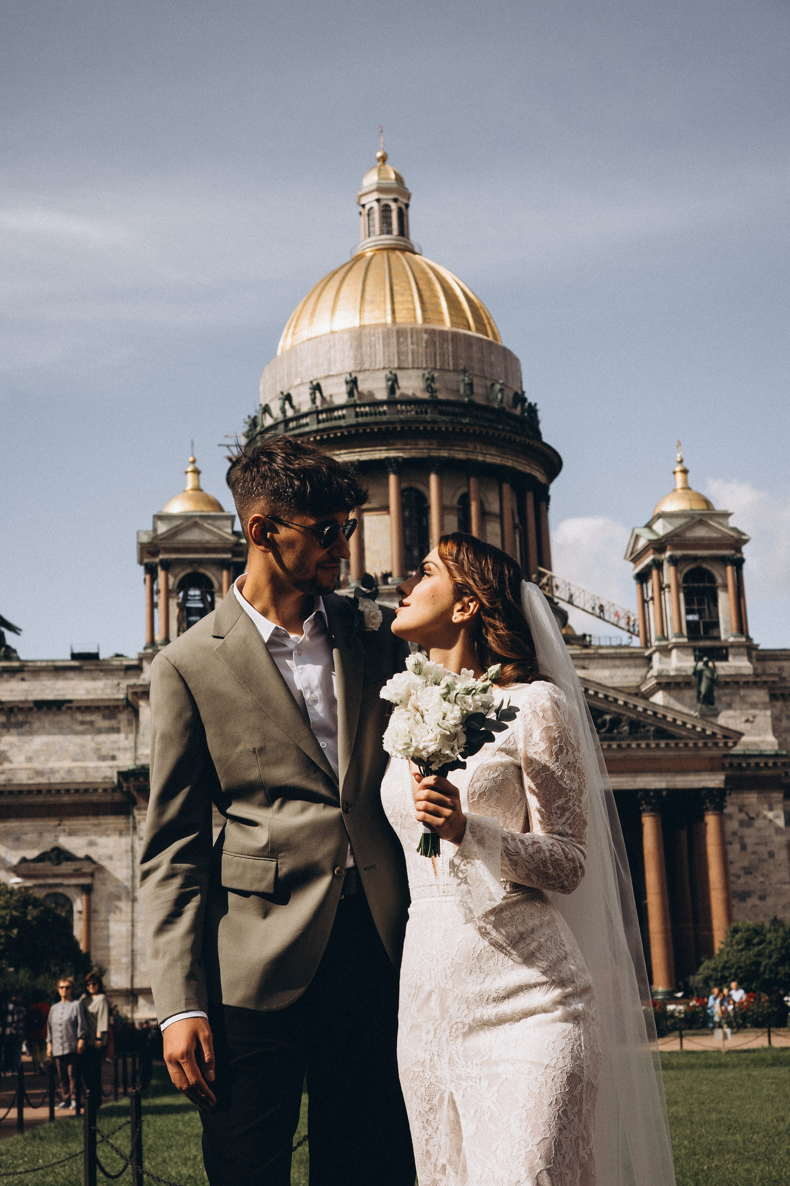 СВАДЕБНАЯ ПРОГУЛКА ВОЗЕ ИСАИКЕВСКОГО СОБОРА АСТОРИИ И ЗАКОНОДАЛЕТНОГО СОБРАНИЯ. Профессиональный фотограф, Санкт-Петербург — Виктория Богомолова