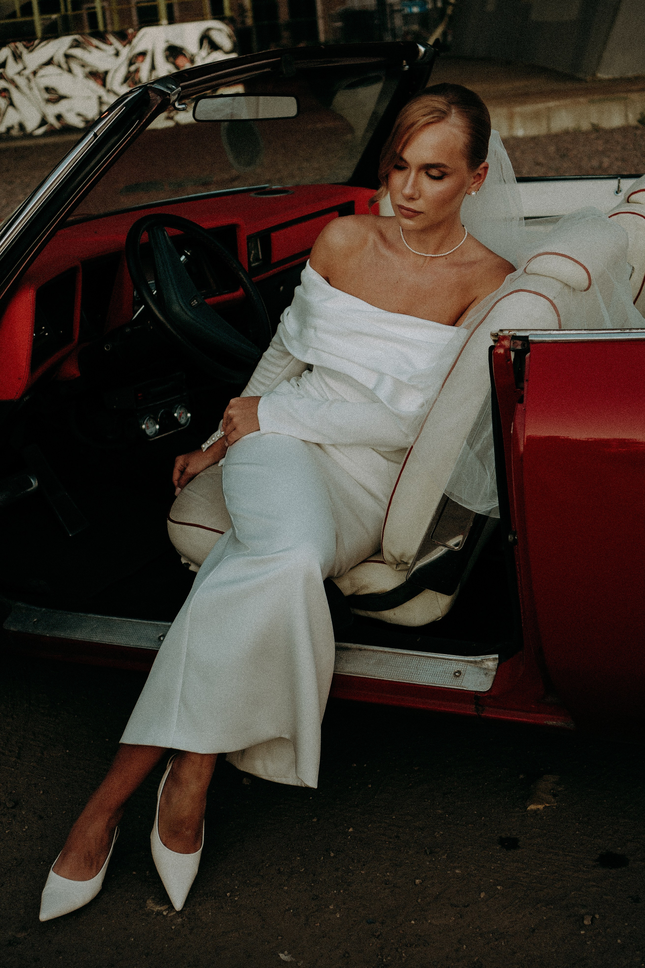 СВАДЕБНАЯ СЬЕМКА ВОЗЛЕ МСОТА БЕТАНКУРА НА КАБРИОЛЕТЕ. Профессиональный фотограф, Санкт-Петербург — Виктория Богомолова