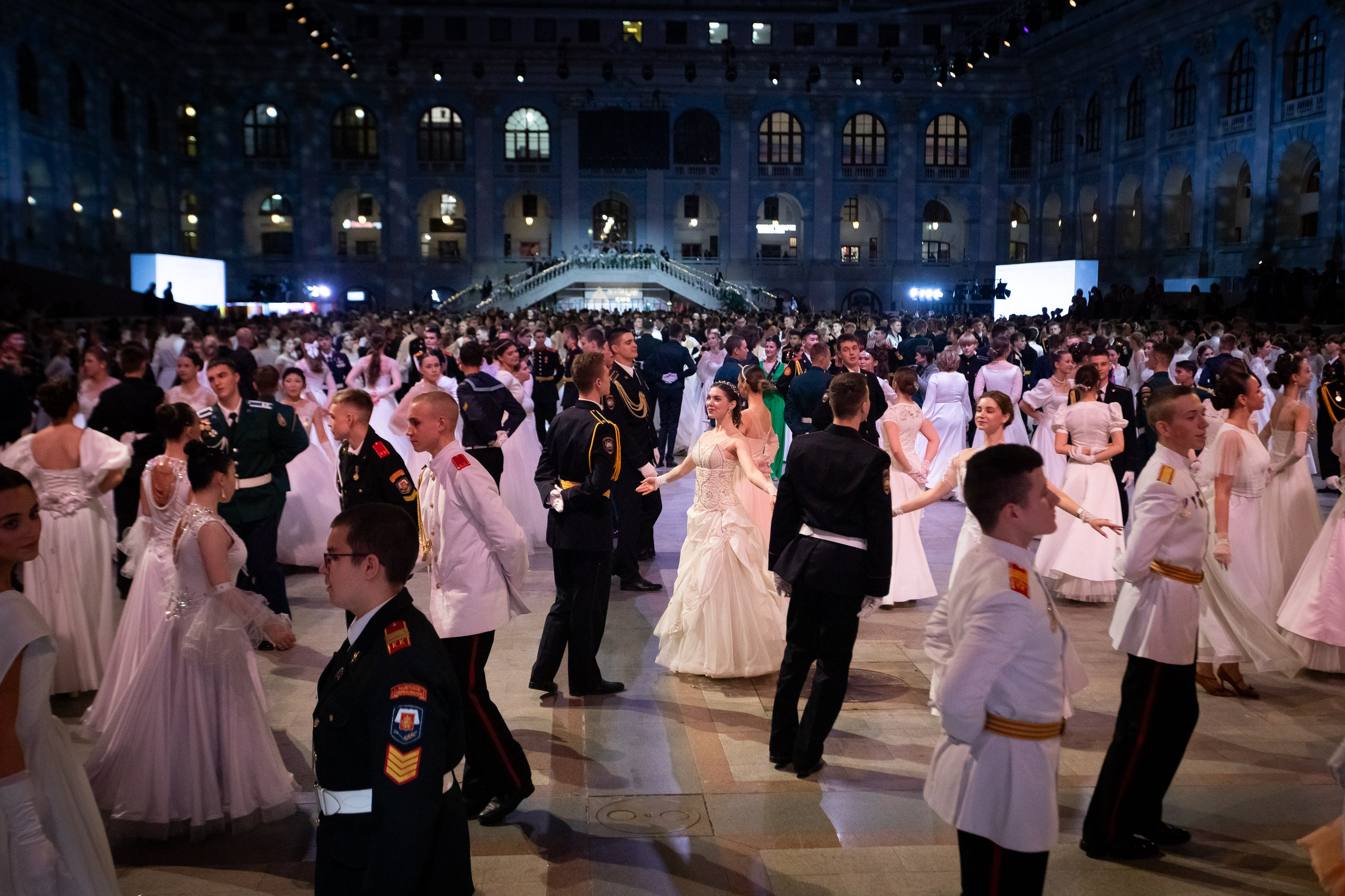 Кадетский бал. VICTOR SAPOZHNIKOV