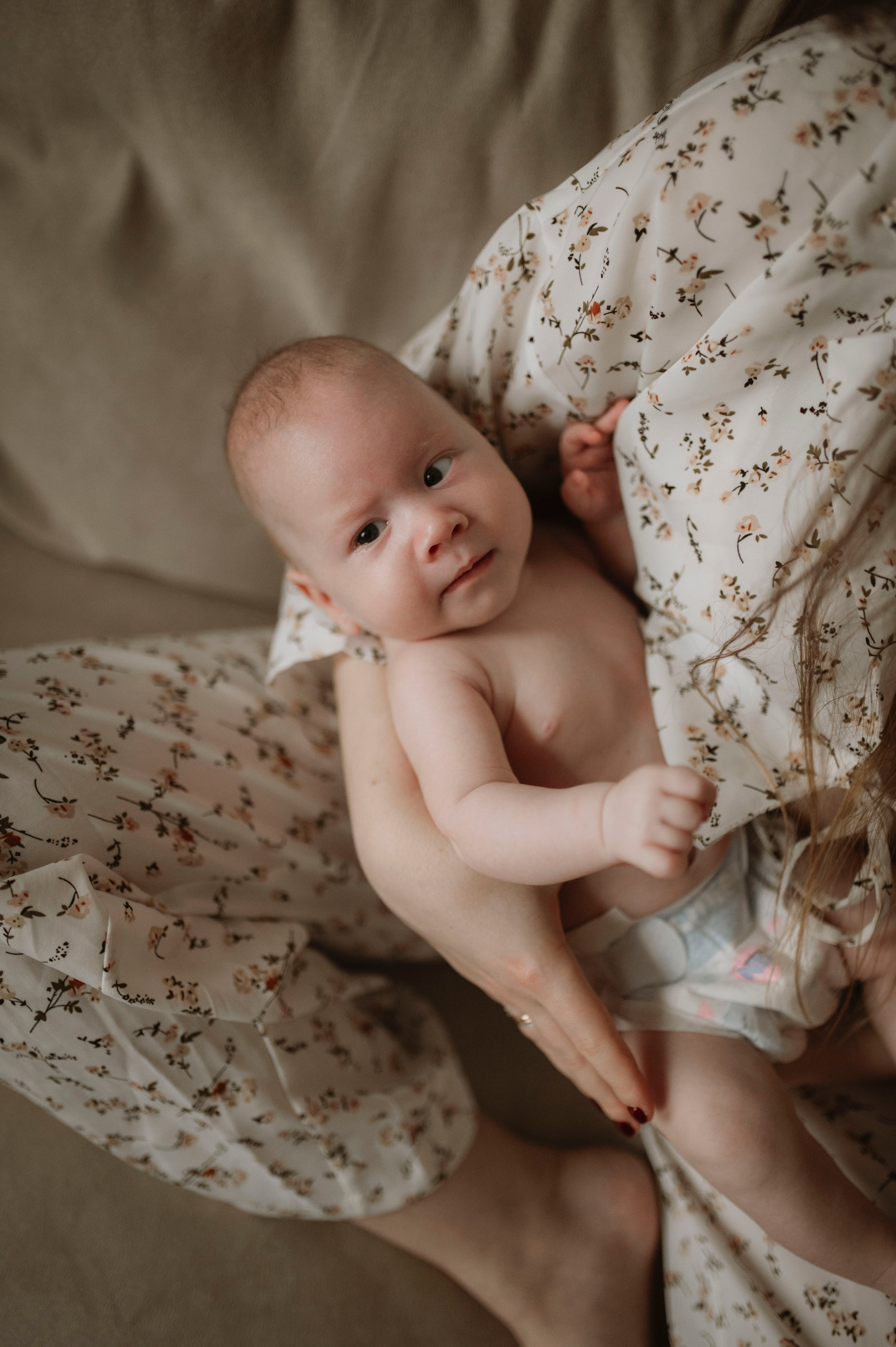 Семейная домашняя фотосессия. Профессиональный фотограф беременности в СПБ. Стильные фотосессии беременности в стиле минимализм и классическая фотография