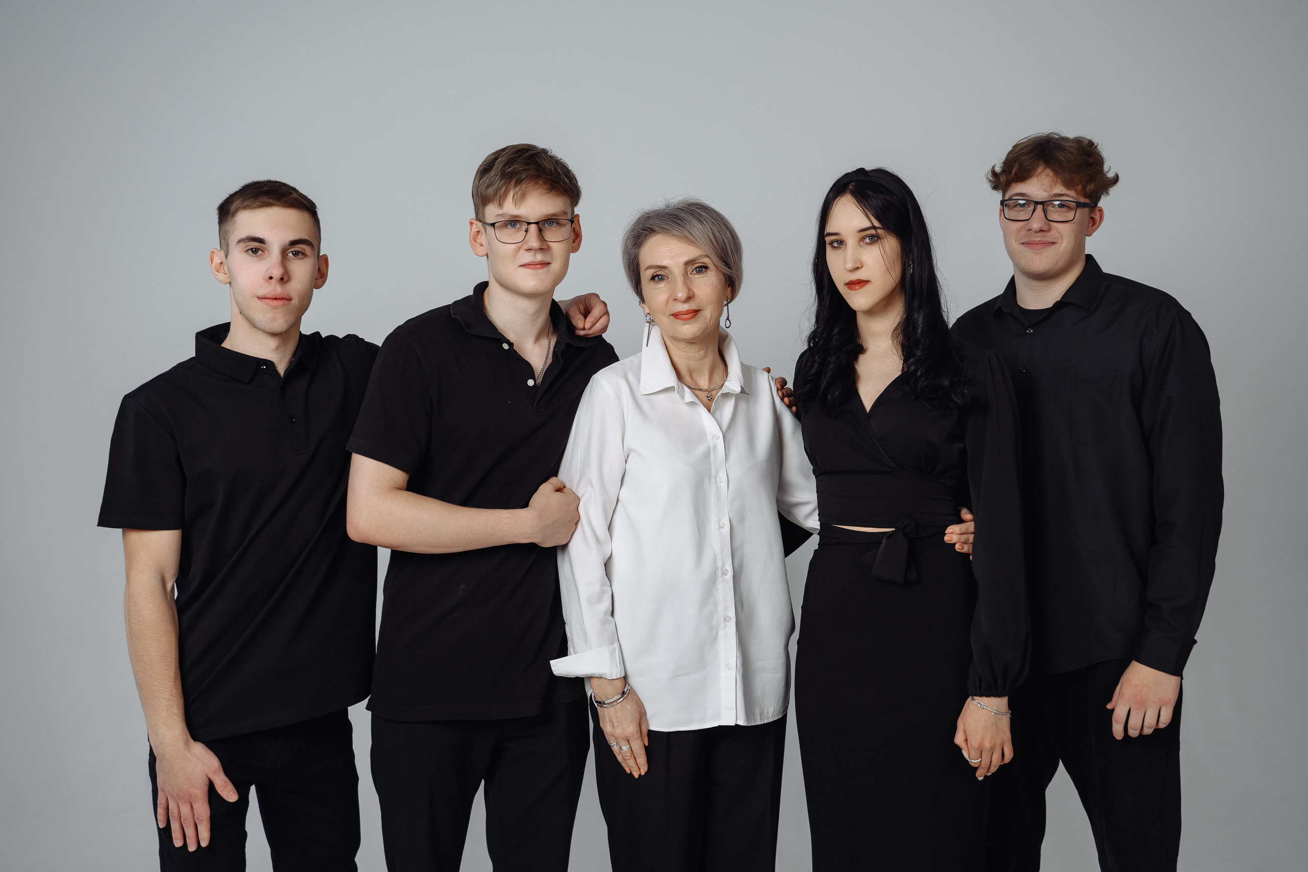 ВЫПУСКНИКИ 11 КЛАСС. МАРГАРИТА КУДРЯШОВА СВАДЕБНЫЙ И СЕМЕЙНЫЙ ФОТОГРАФ ТВЕРЬ МОСКВА