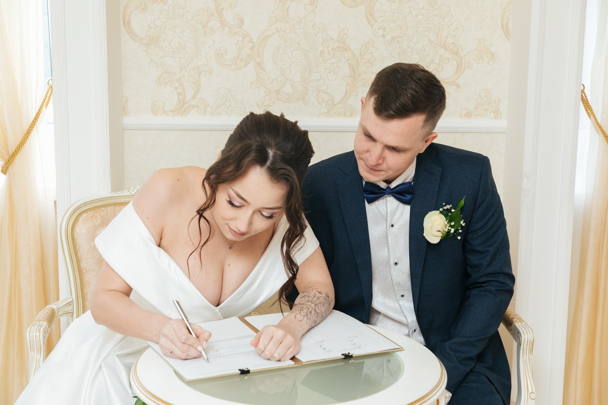 свадебная съемка в петергофе, найти фотографа на свадьбу, свадебный фотограф, свадебное платье купить, свадебный салон, свадебные кольца