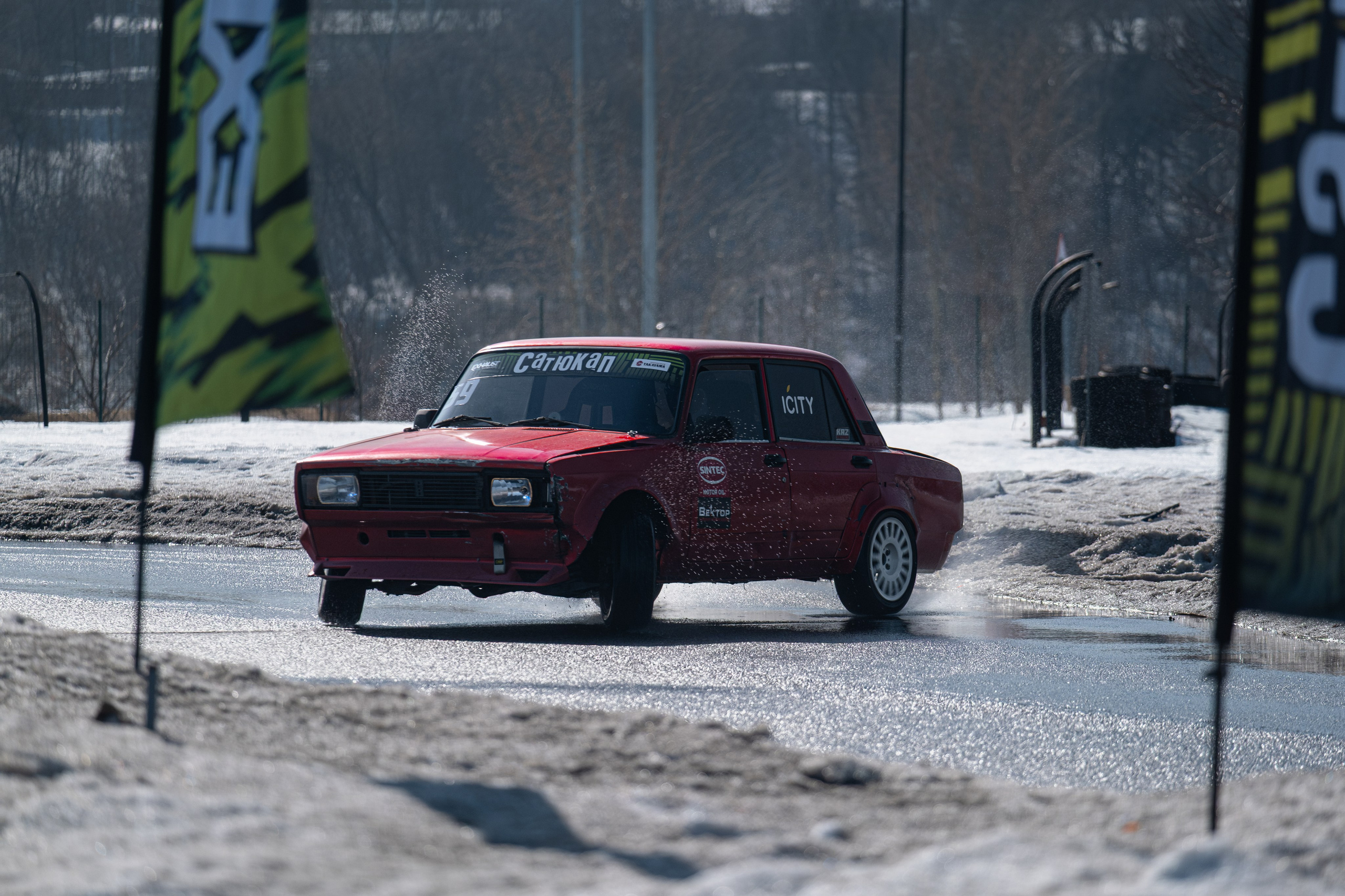 Спортивная автомобильная съемка. Malenkyia