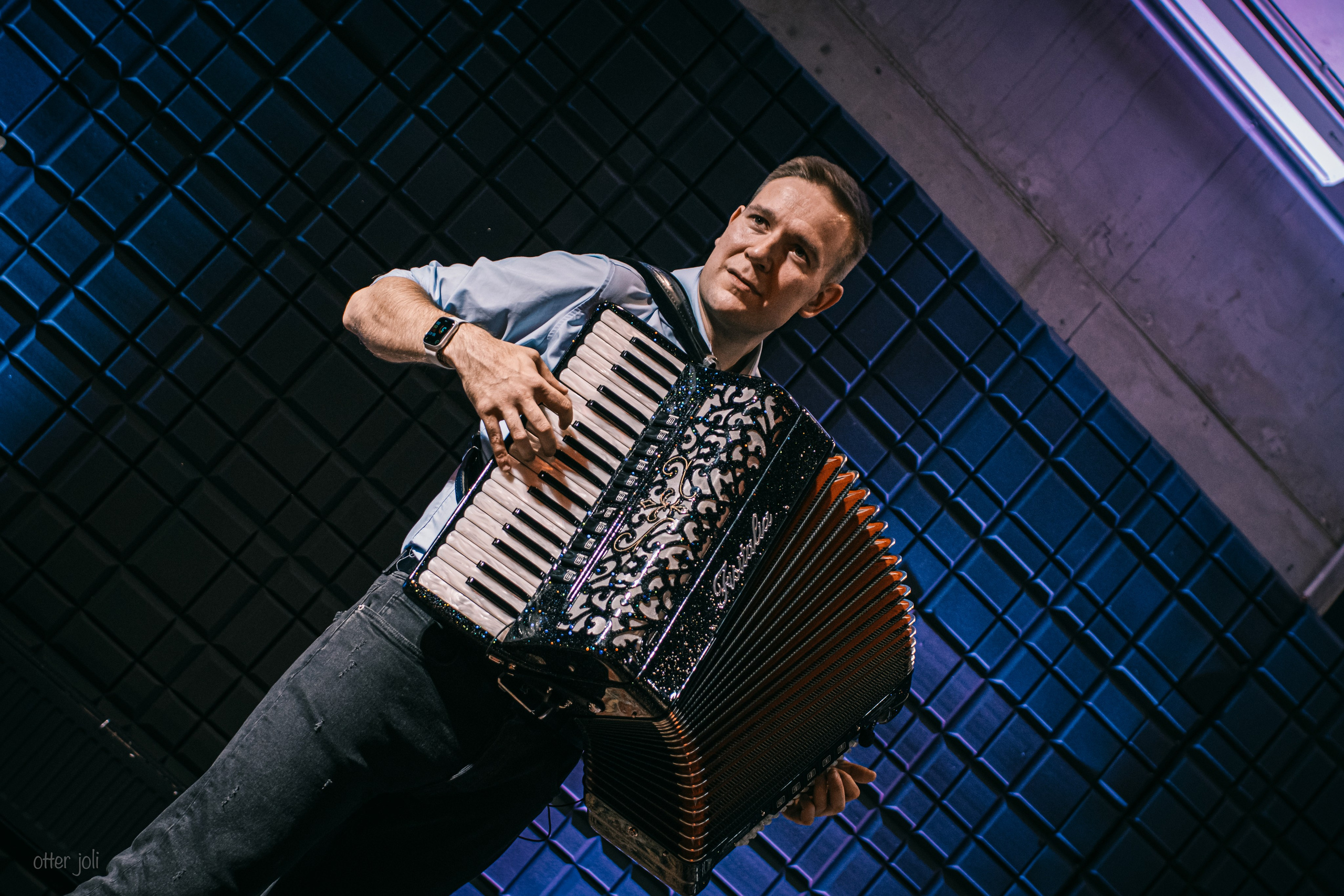 STREET ACCORDION. Концертный репортёр Валерия Сафина