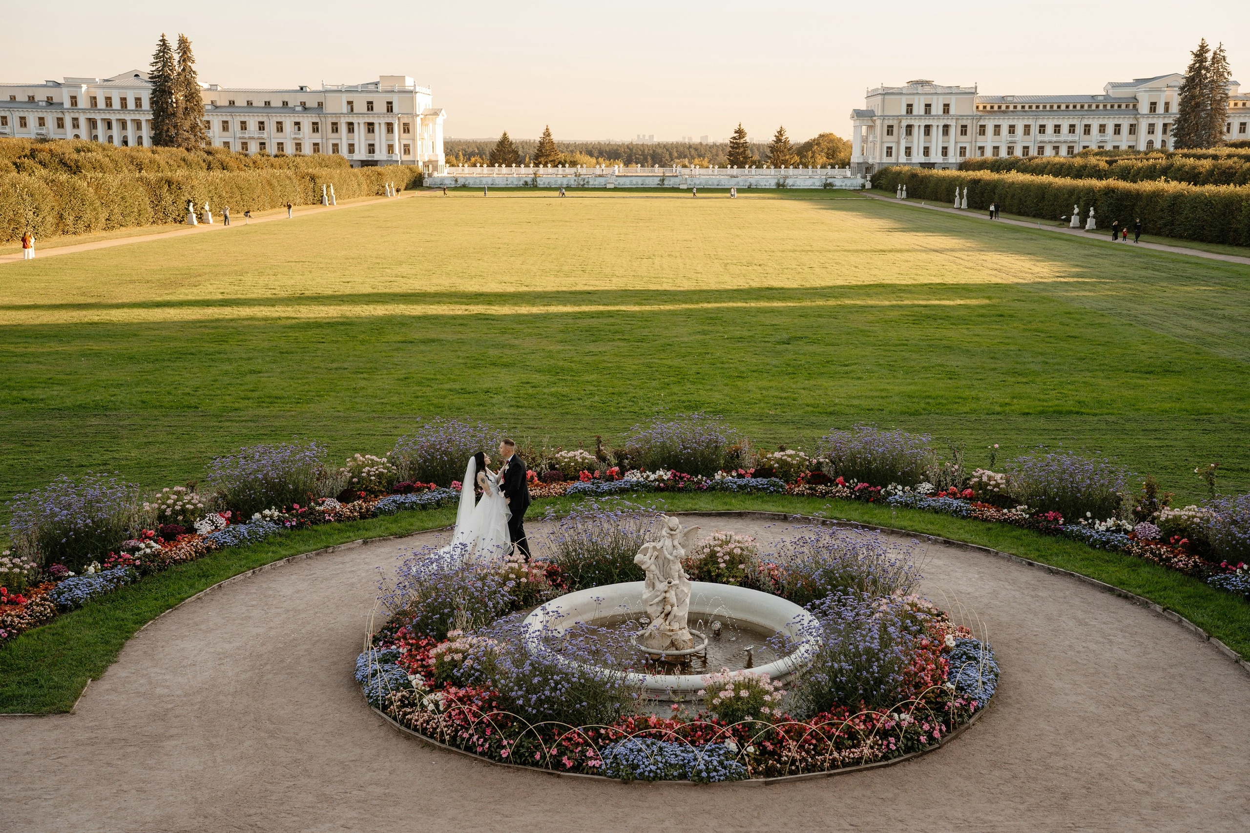 Свадьба в усадьбе Архангельское. Свадебный и семейный фотограф в Москве Светлана Зоткина