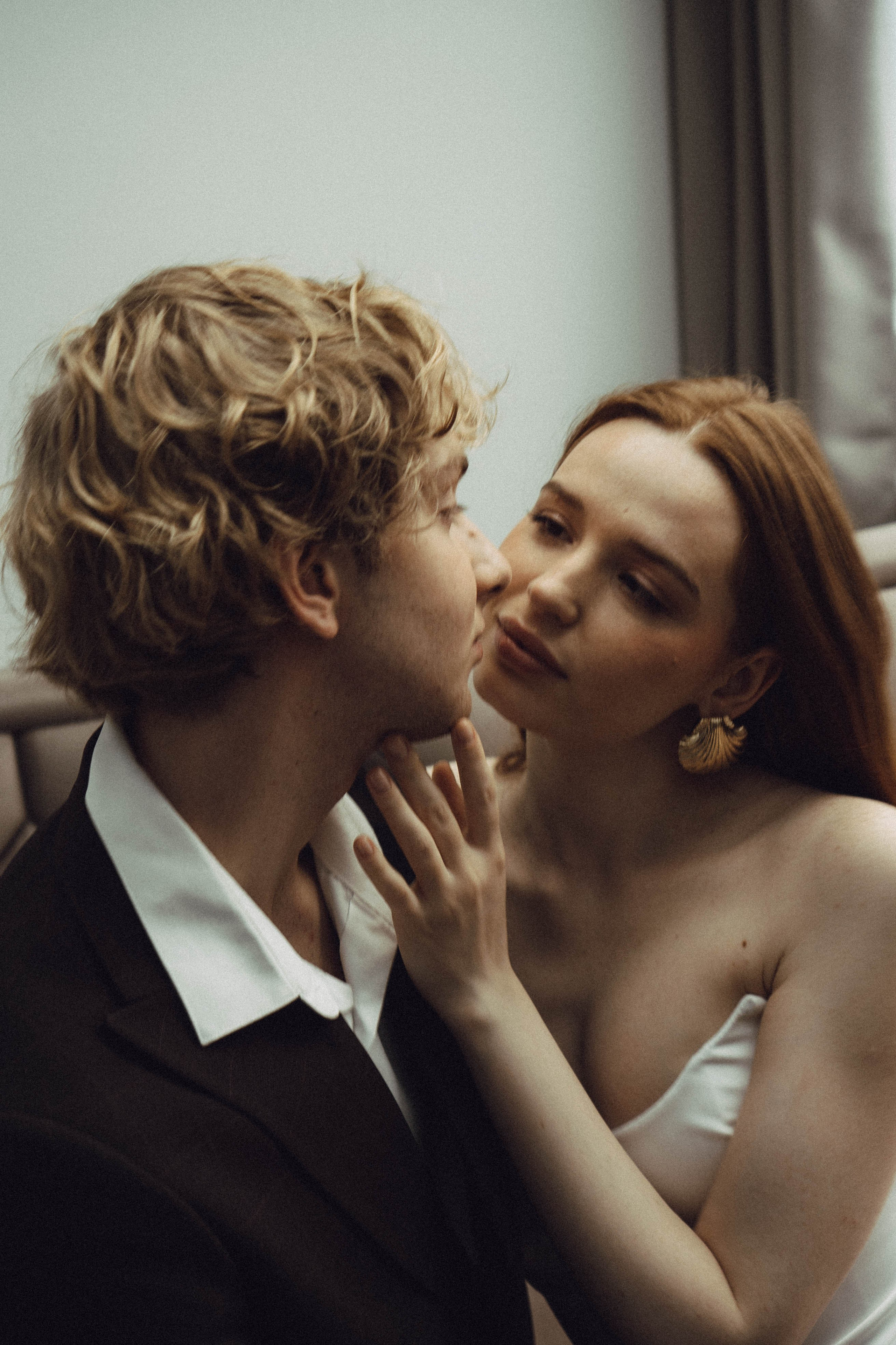 СВАДЕБНАЯ СЬЕМКА В ОТЕЛЕ. СБОРЫ ЖЕНИХА И НЕВЕСТЫ И ТАКЖЕ ТОР И ПОДГОТОВКА К ПРОГУЛКЕ. Профессиональный фотограф, Санкт-Петербург — Виктория Богомолова