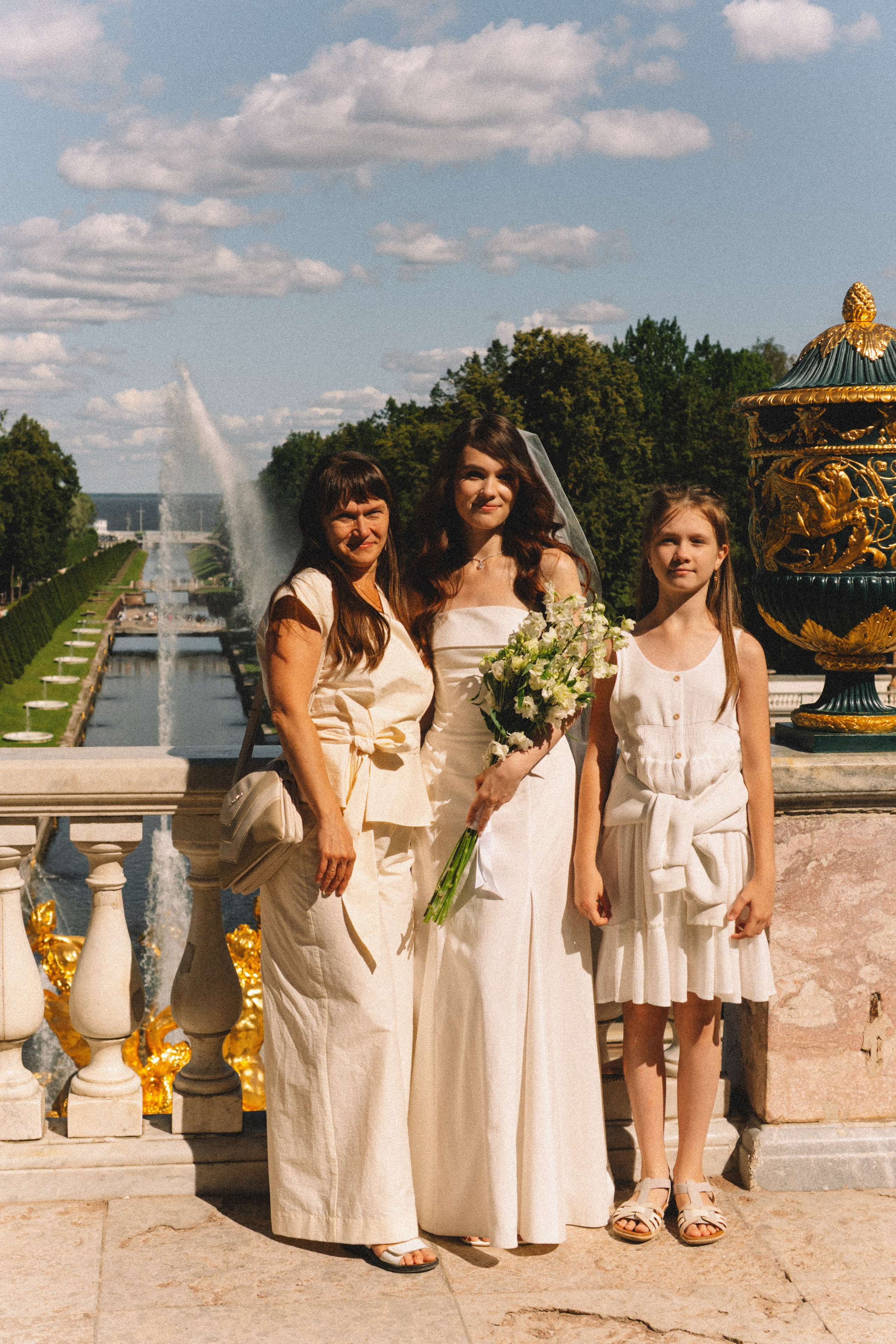 СВАДЕБНАЯ СЬЕМКА В ПЕТЕРГОФЕ И СЬЕМКА РЕПОРТАЖА В ЗАГСЕ ПЕТЕРГОФА. Профессиональный фотограф, Санкт-Петербург — Виктория Богомолова