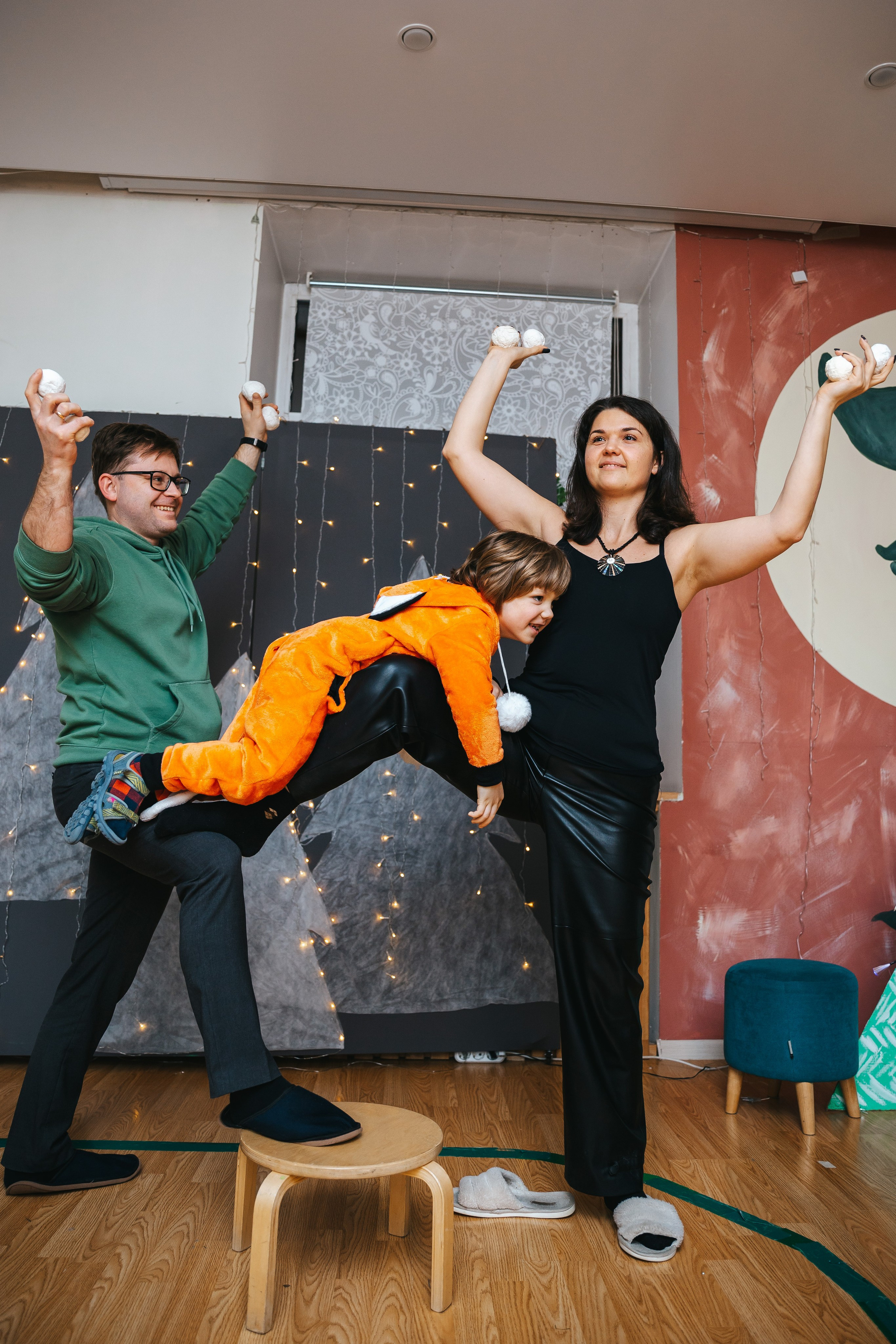 Новогодний утренник в Монтессори-садике. Семейный lifestyle фотограф в Санкт-Петербурге Людмила Пахомова