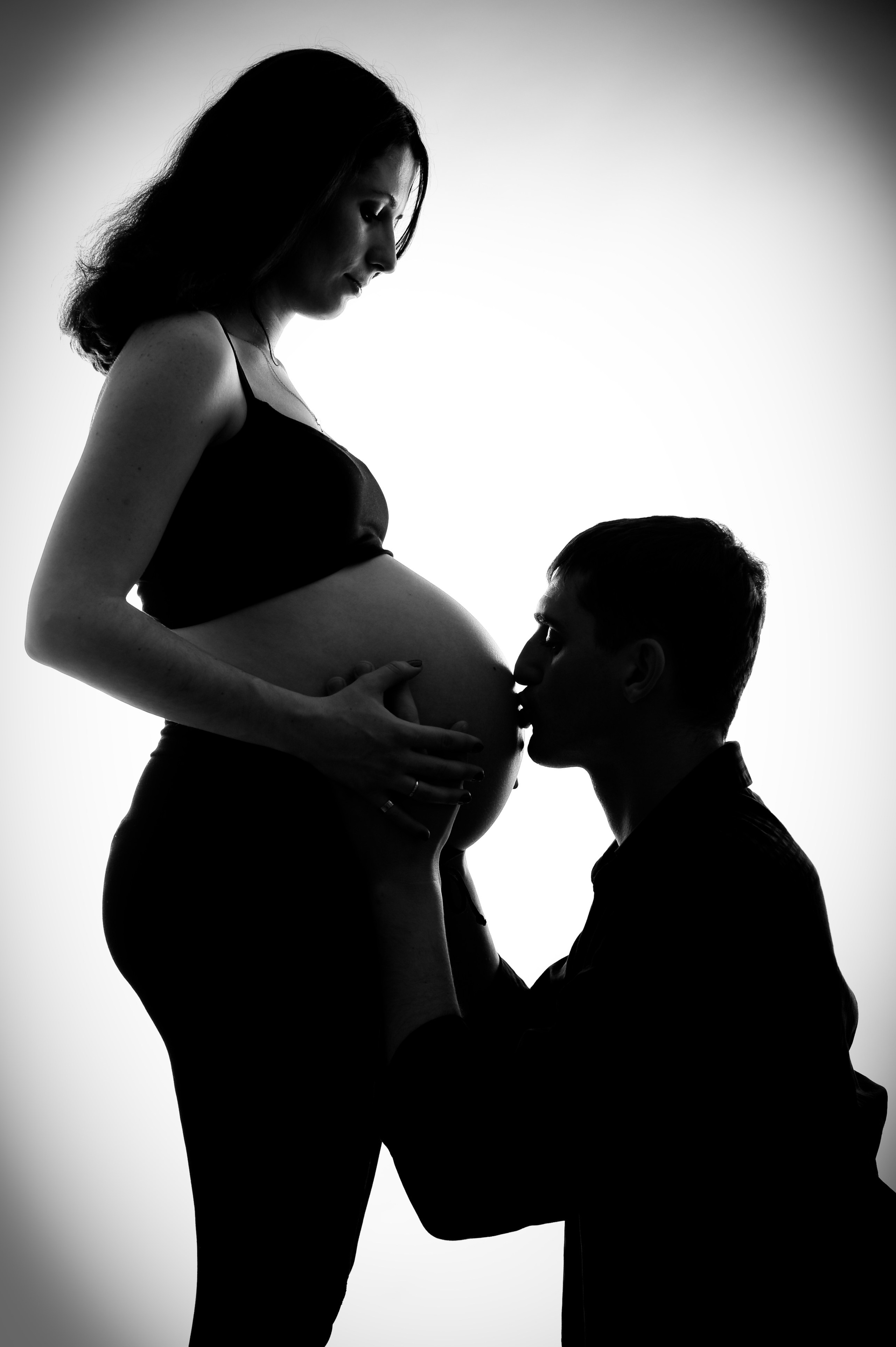 Фотосессия во время беременности от студии Love Story. Максим Матвийченко и Виктория Басова профессионалы своего дела