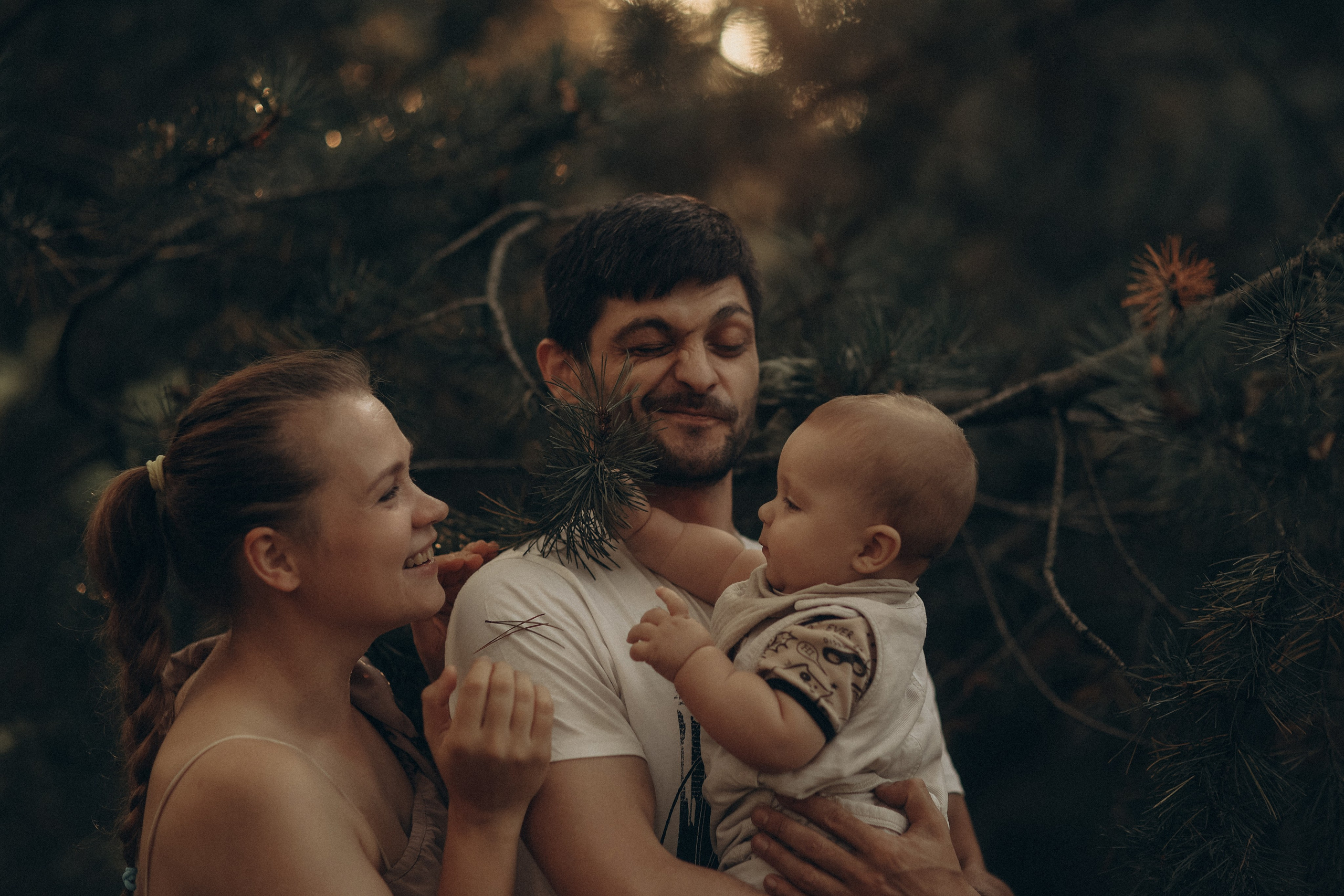 Ростислав с мамой и папой. Детский и семейный фотограф, съемка новорожденных Москва