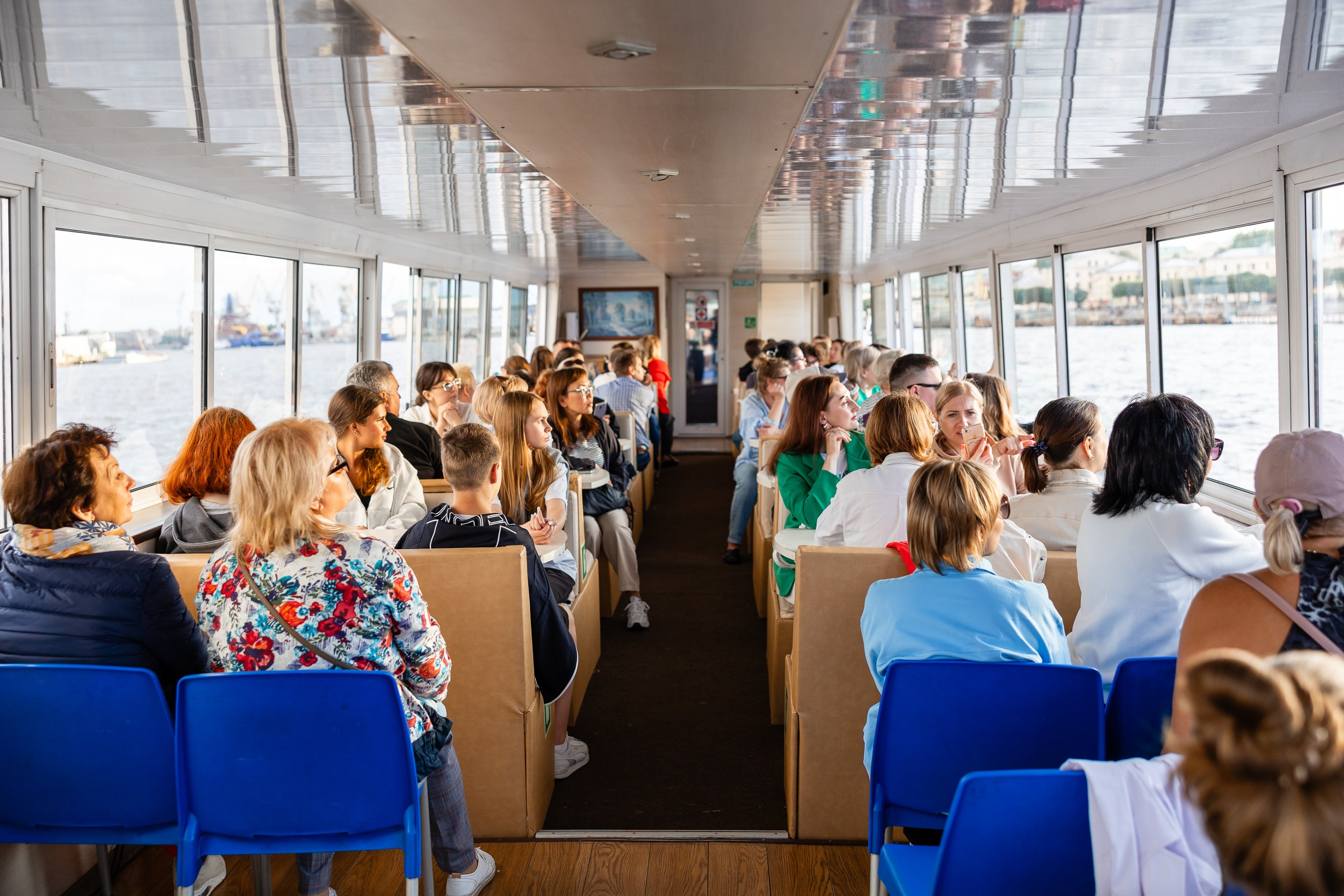 Экскурсия на двухпалубном теплоходе по Неве. Фотограф в Санкт-Петербурге — Сергей Петров