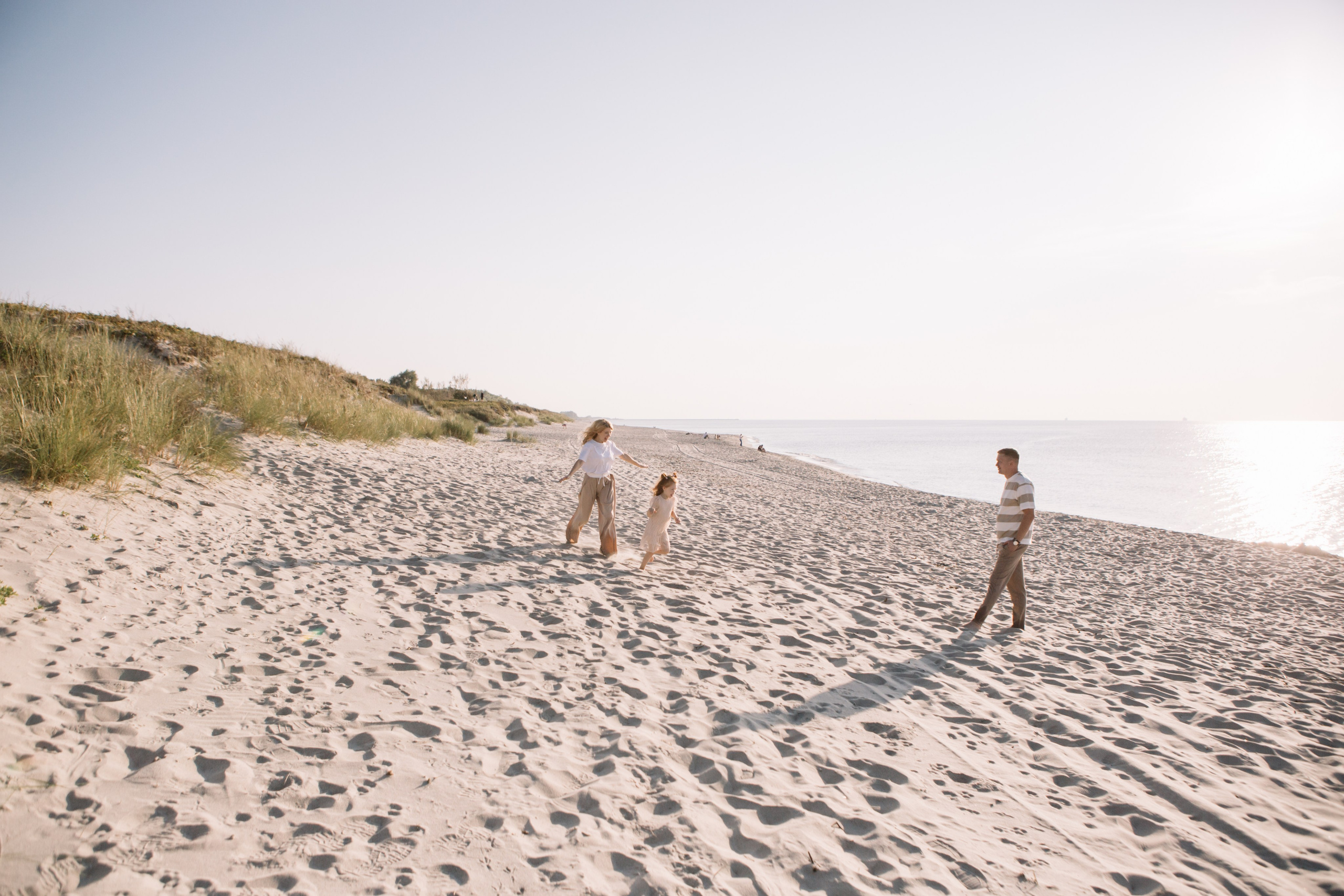 Алексей и Наталья. Семейная фотосессия на море. Семейный фотограф в Калининграде Анастасия Юрина