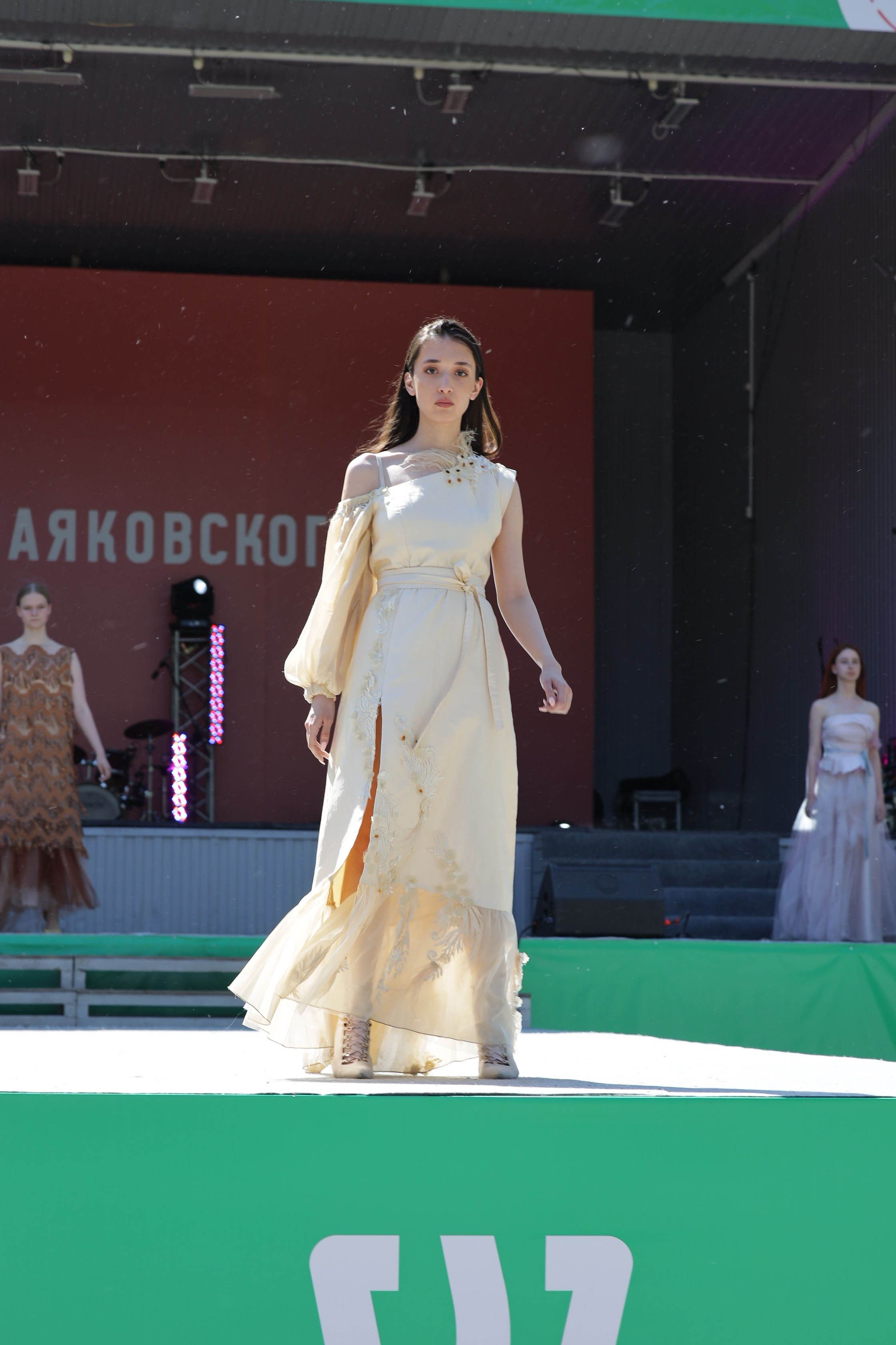 Модный показ 2023. Фотограф в Екатеринбурге Олег Алексеев. Фотосессия в Екатеринбурге