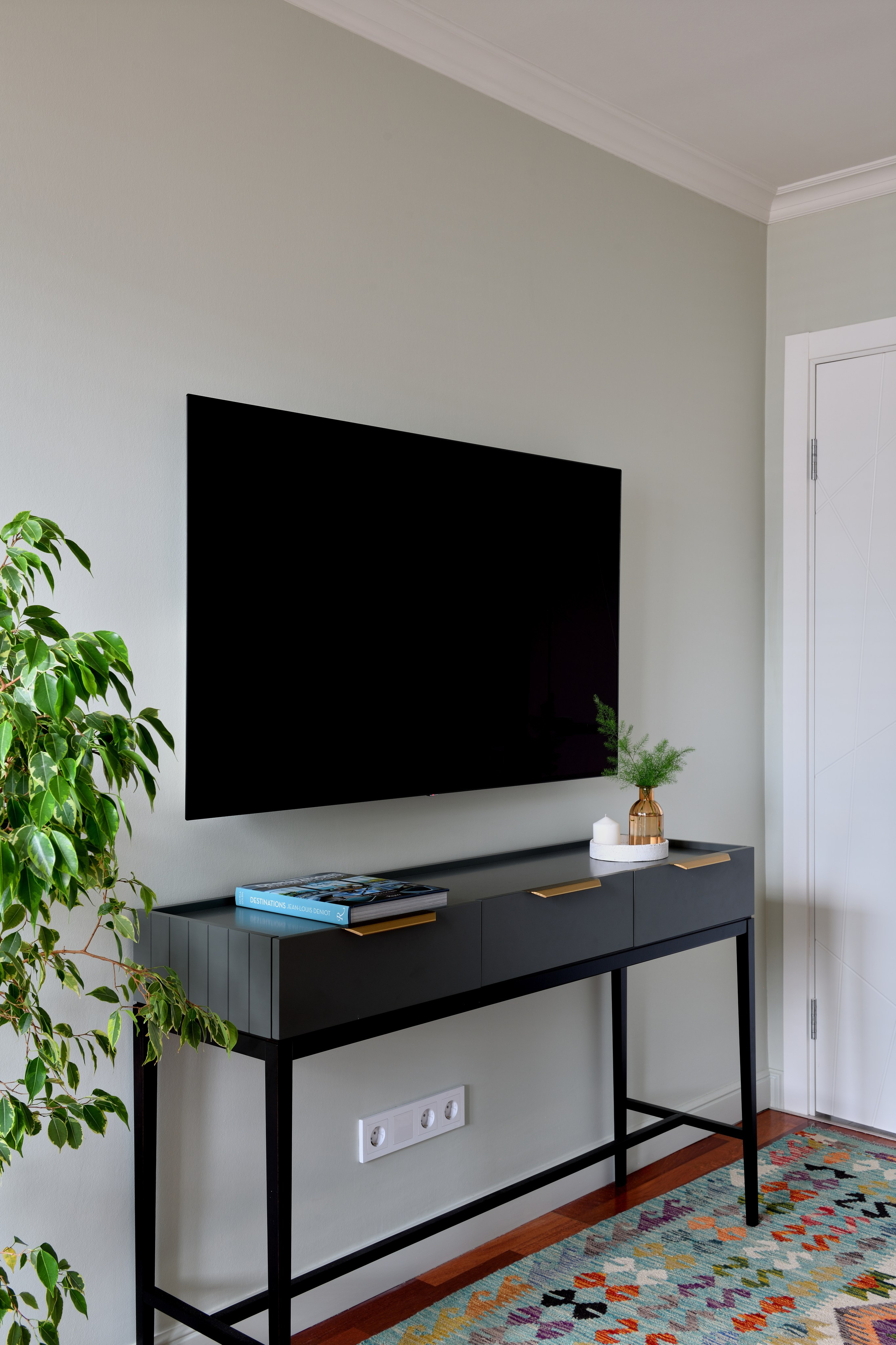 Яркая маленькая квартира. Автомобильный и интерьерный фотограф в Минске Александр Тагаев