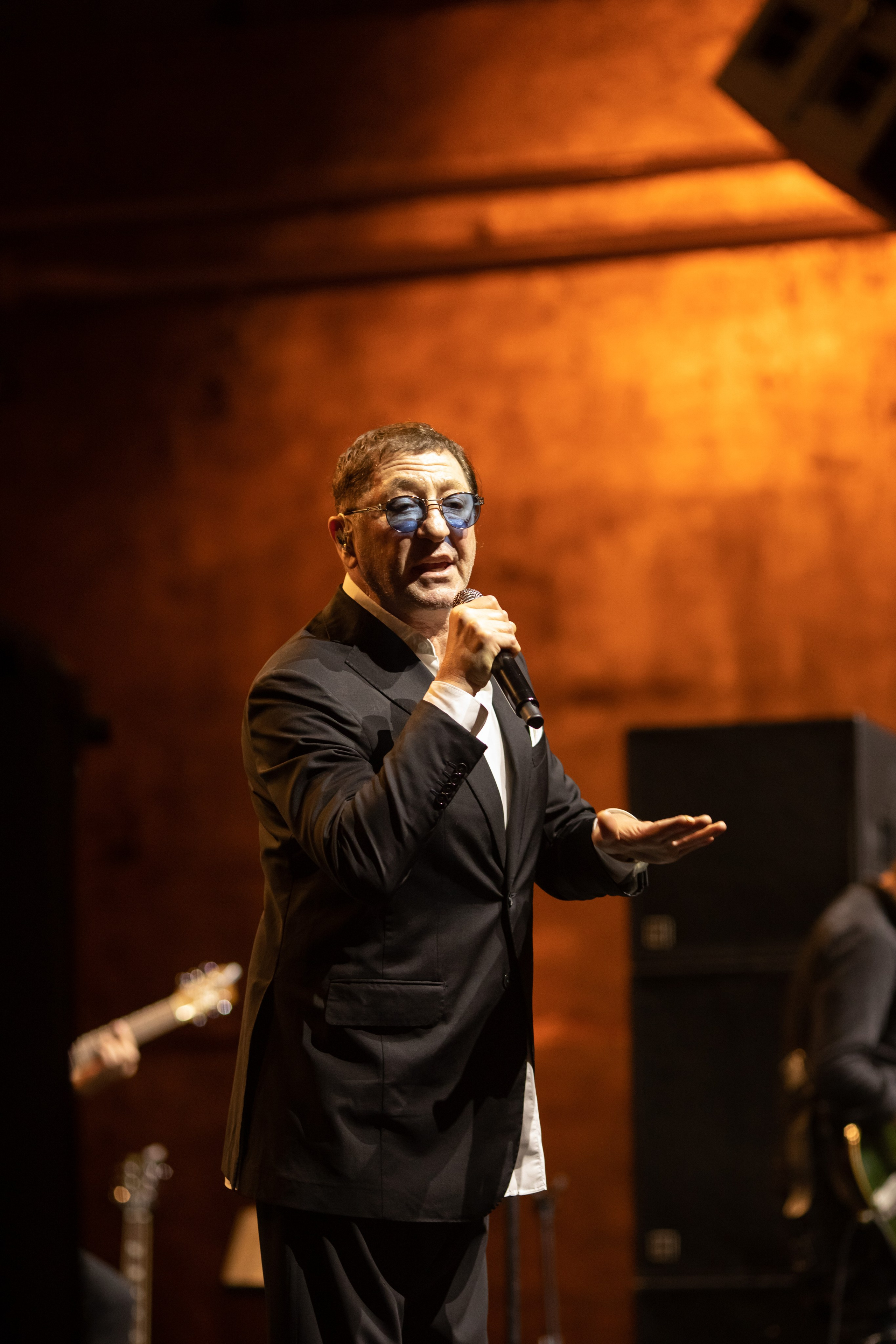 Строительная компания Л1- 32 года. Специальный гость — Григорий Лепс. Двойняшки-фотографы Анна и Анастасия в Санкт-Петербурге