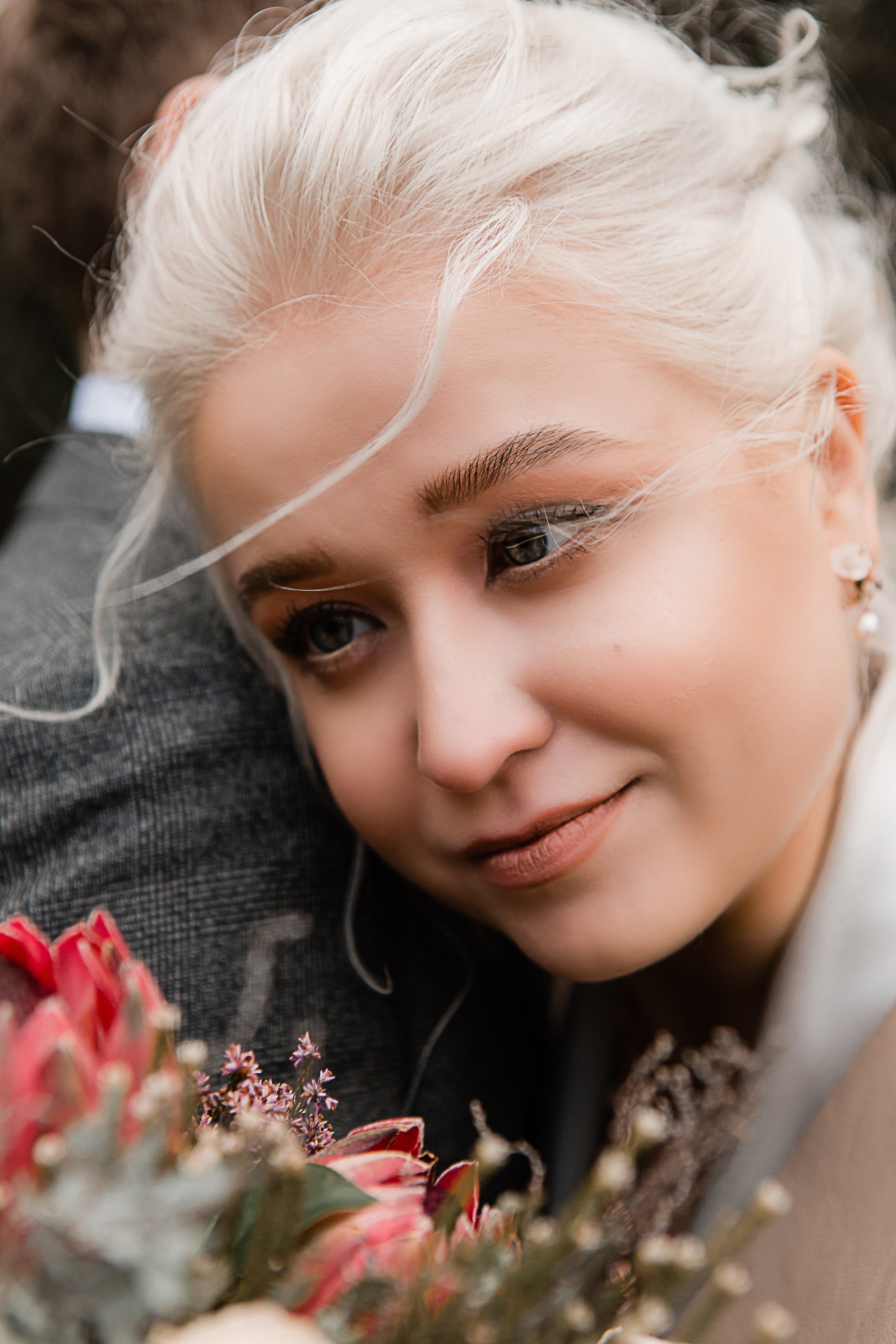 Александр и Ольга. Видеосъемка и фотосъемка свадеб. Фотограф и оператор на свадьбу. Видеосъемка подкастов, собственная видео-фотостудии. Предметная фотосъемка