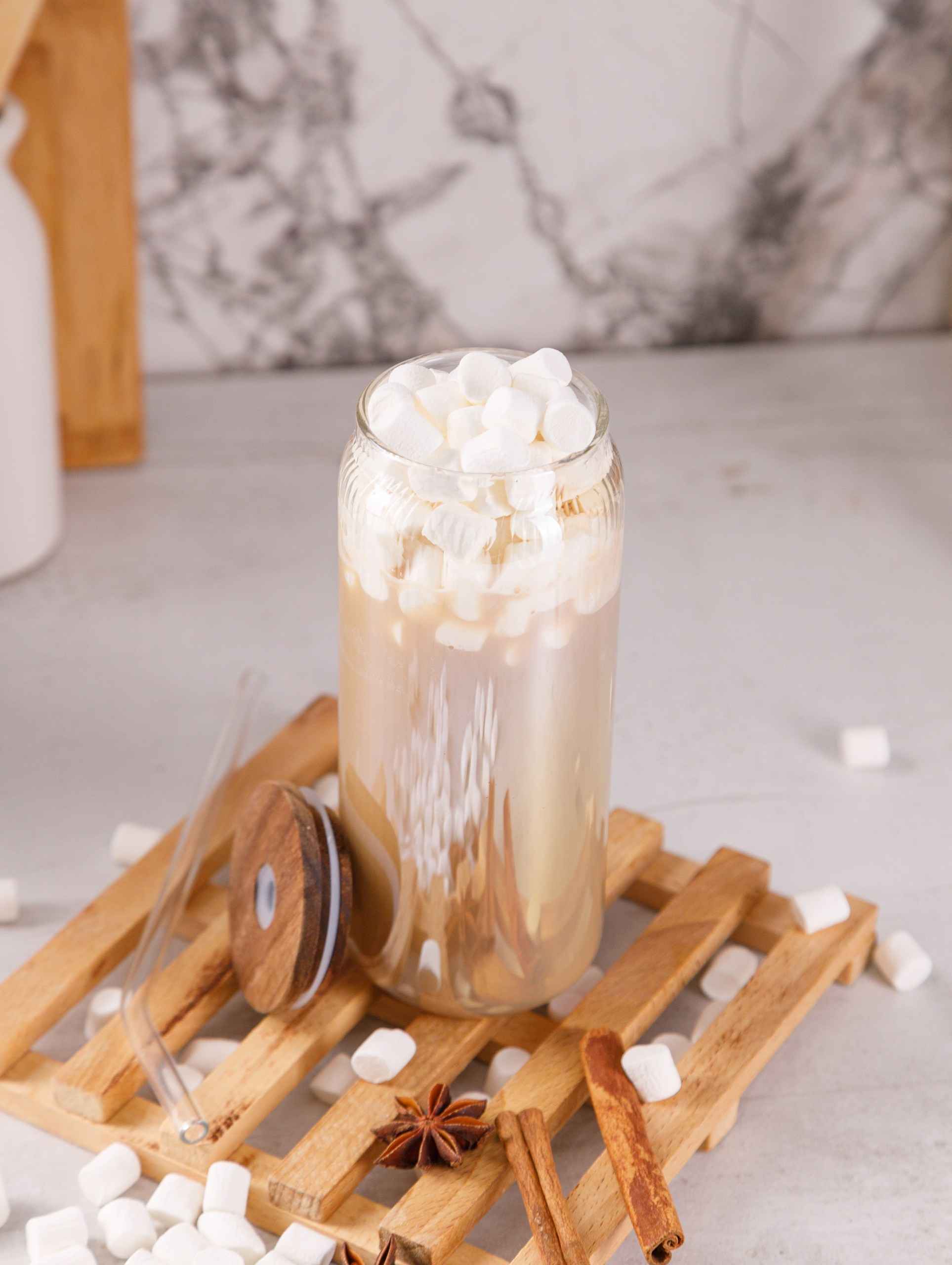 Стеклянные банки и стаканы. Студия коммерческой съемки ХВОЯ